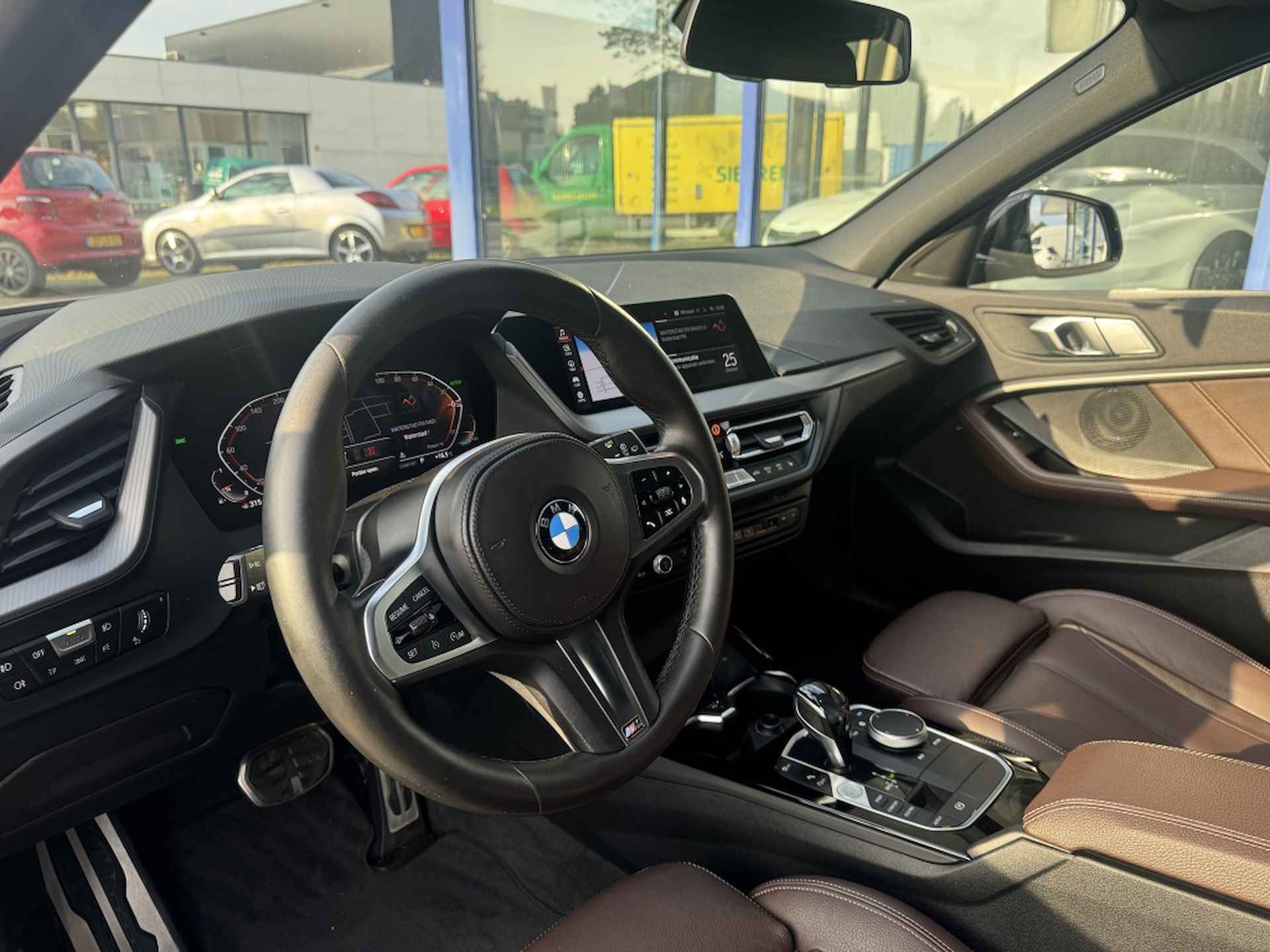 Bmw 1-serie 120i High Executive| M-Sport, LMV 18", Keyless, Live cockpit - 10/28