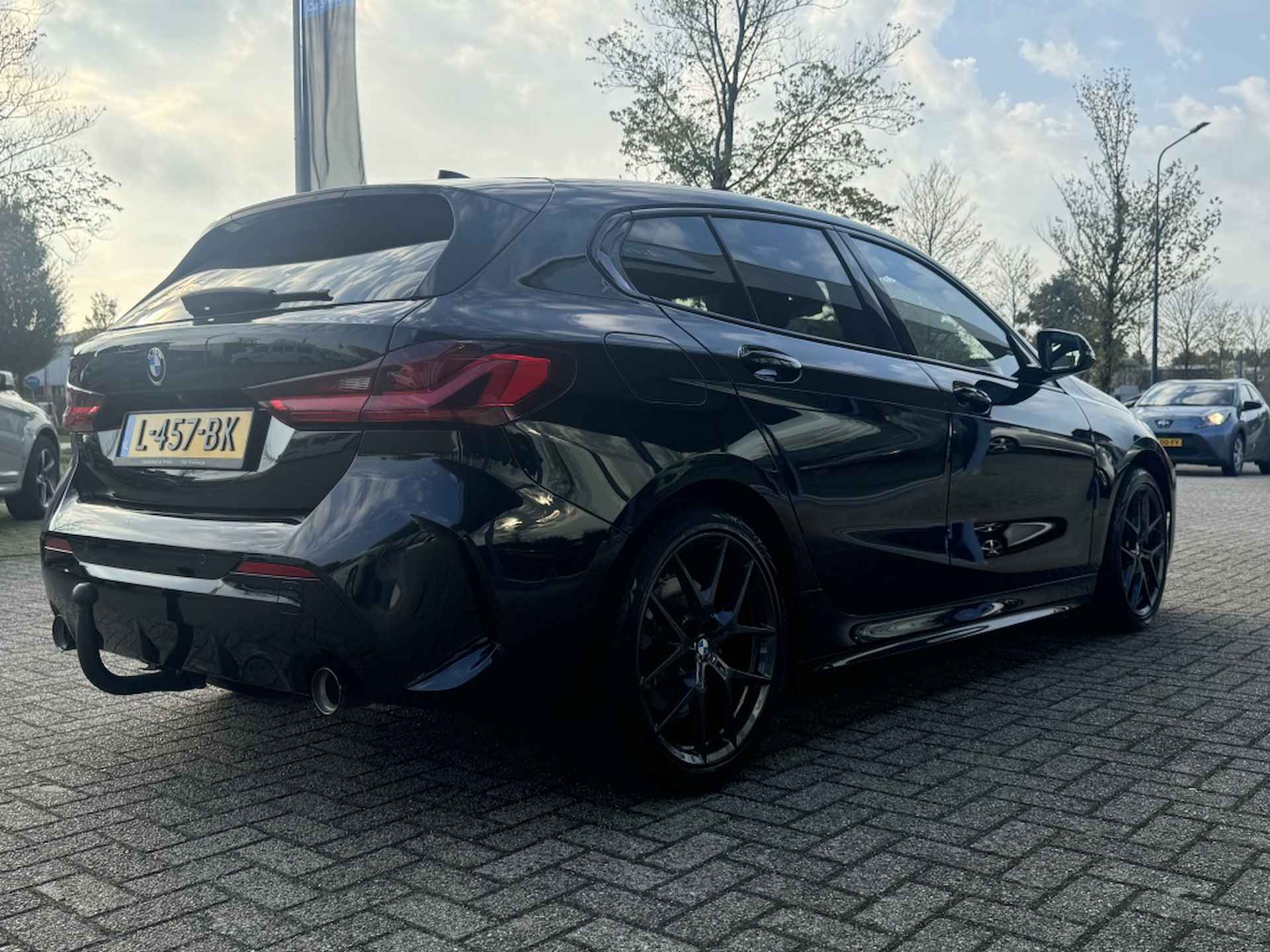 Bmw 1-serie 120i High Executive| M-Sport, LMV 18", Keyless, Live cockpit - 4/28