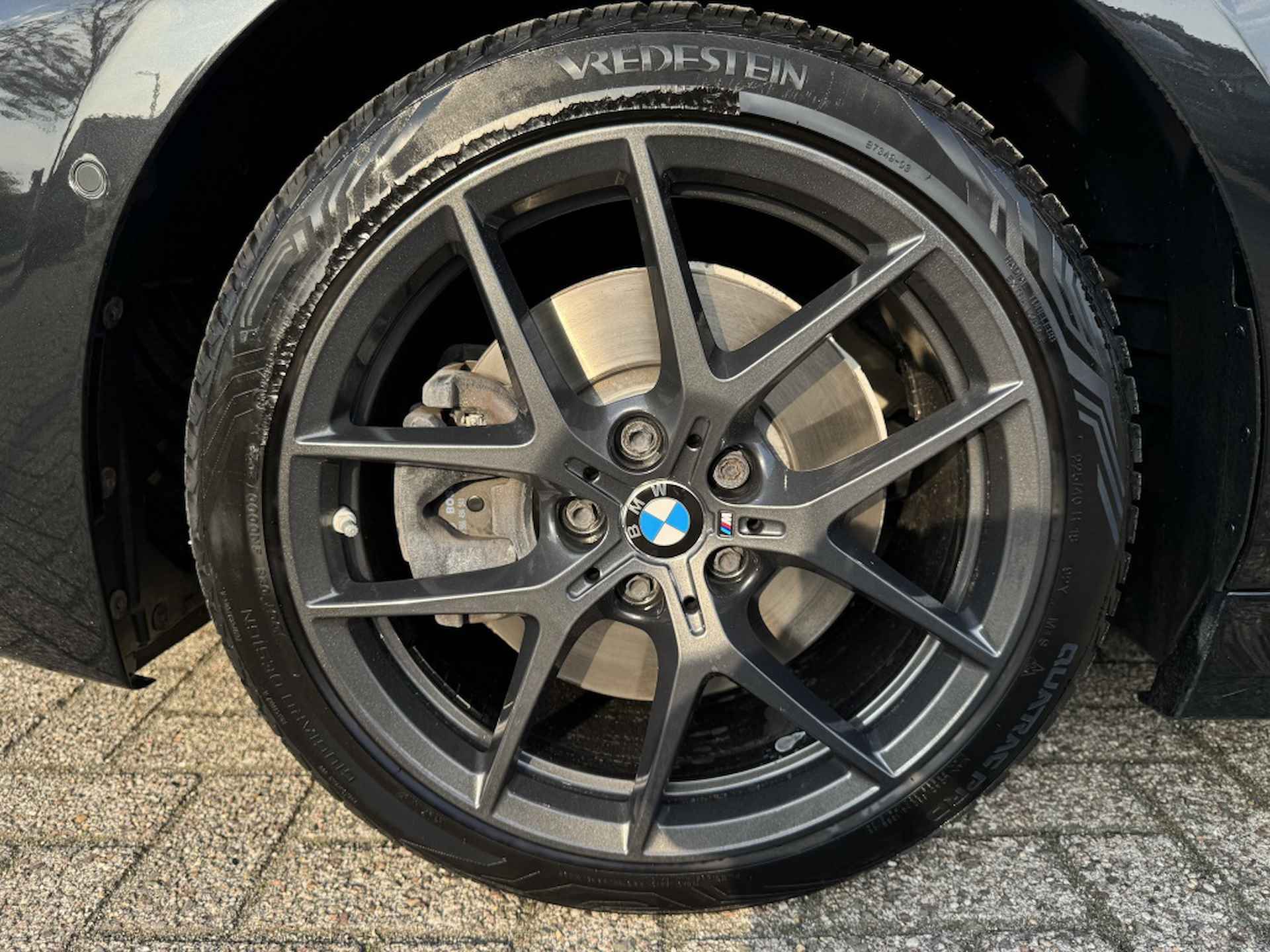 Bmw 1-serie 120i High Executive| M-Sport, LMV 18", Keyless, Live cockpit - 8/28