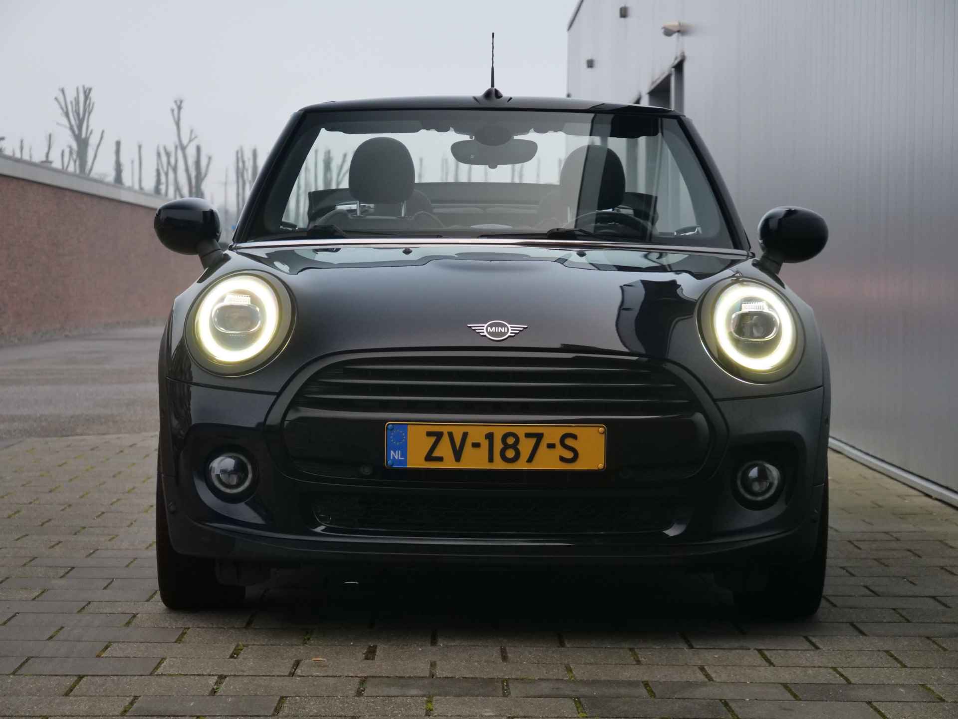 MINI Cabrio 1.5 Cooper Chili 136 Pk Automaat Navigatie / DAB / Apple Carplay / Parkeersensoren - 7/39