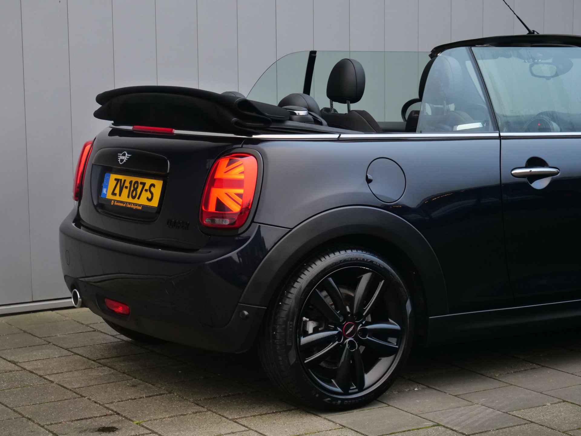 MINI Cabrio 1.5 Cooper Chili 136 Pk Automaat Navigatie / DAB / Apple Carplay / Parkeersensoren - 20/39