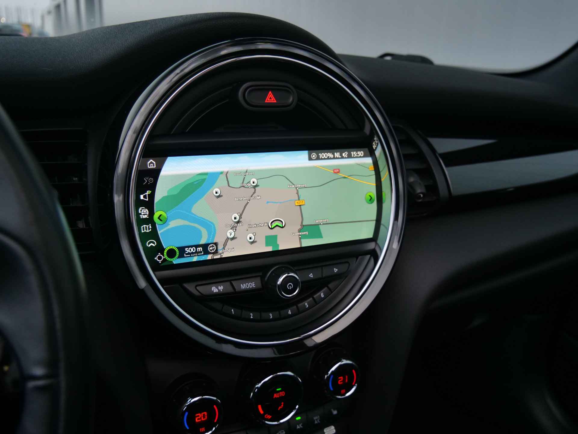 MINI Cabrio 1.5 Cooper Chili 136 Pk Automaat Navigatie / DAB / Apple Carplay / Parkeersensoren - 34/39