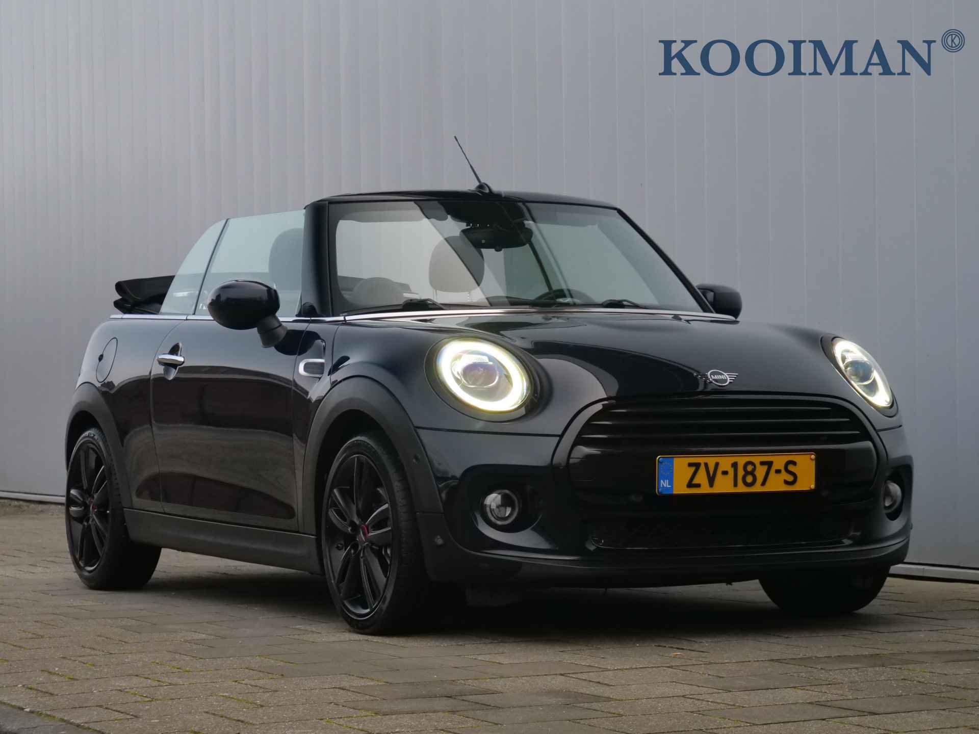 MINI Cabrio 1.5 Cooper Chili 136 Pk Automaat Navigatie / DAB / Apple Carplay / Parkeersensoren - 1/39