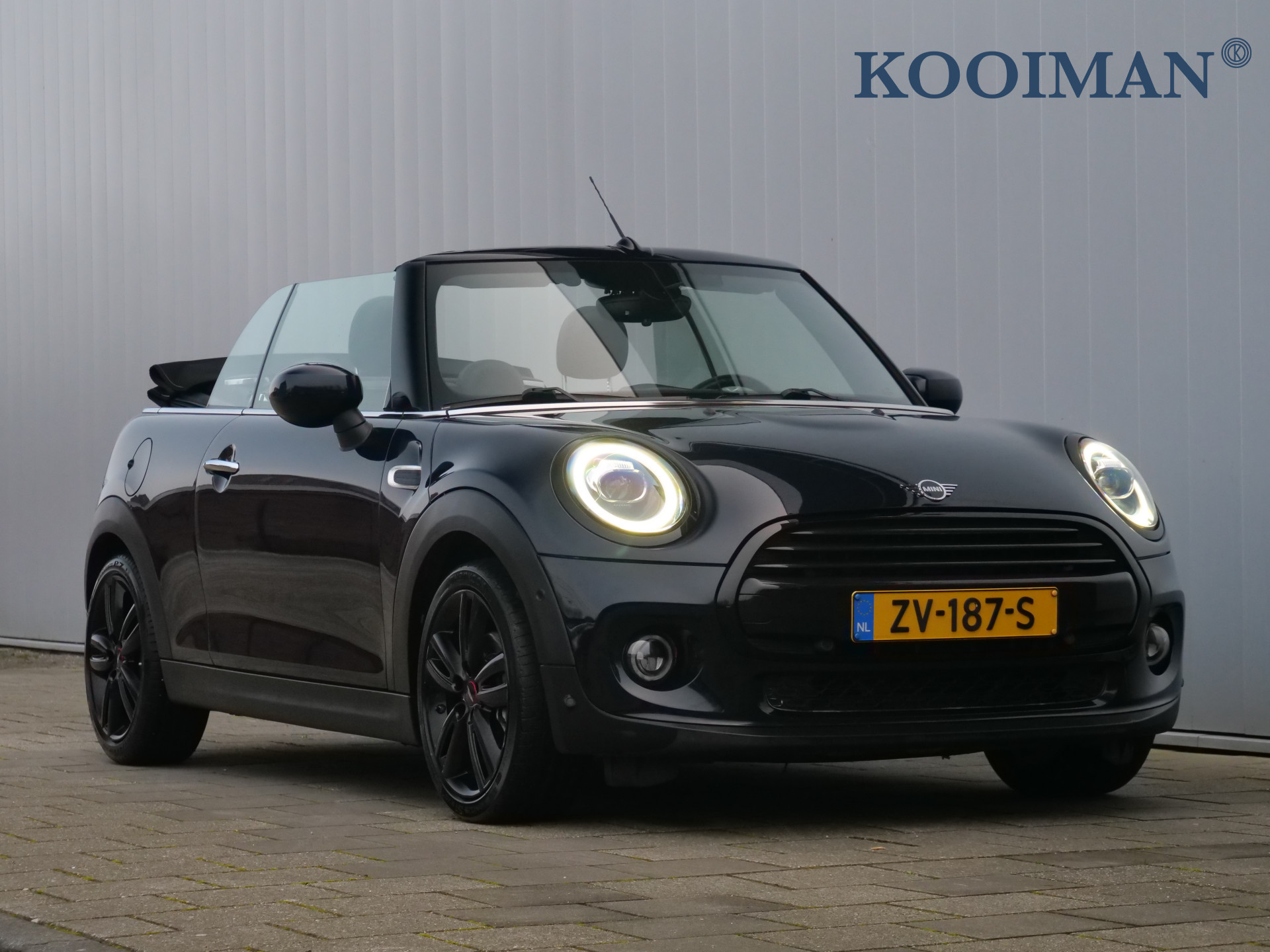 MINI Cabrio 1.5 Cooper Chili 136 Pk Automaat Navigatie / DAB / Apple Carplay / Parkeersensoren