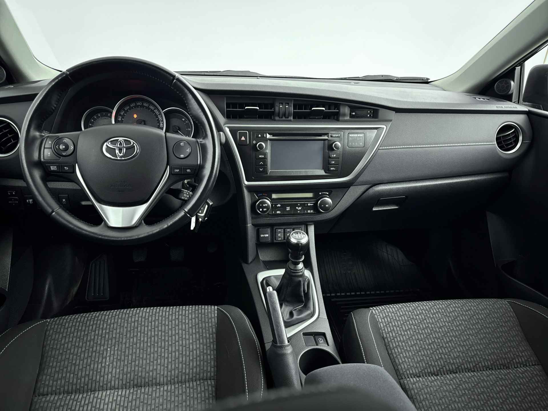 Toyota Auris Touring Sports 1.3 Trend | Verwarmde voorstoelen | Climate Control | 6 Versnellingen | * - 6/39