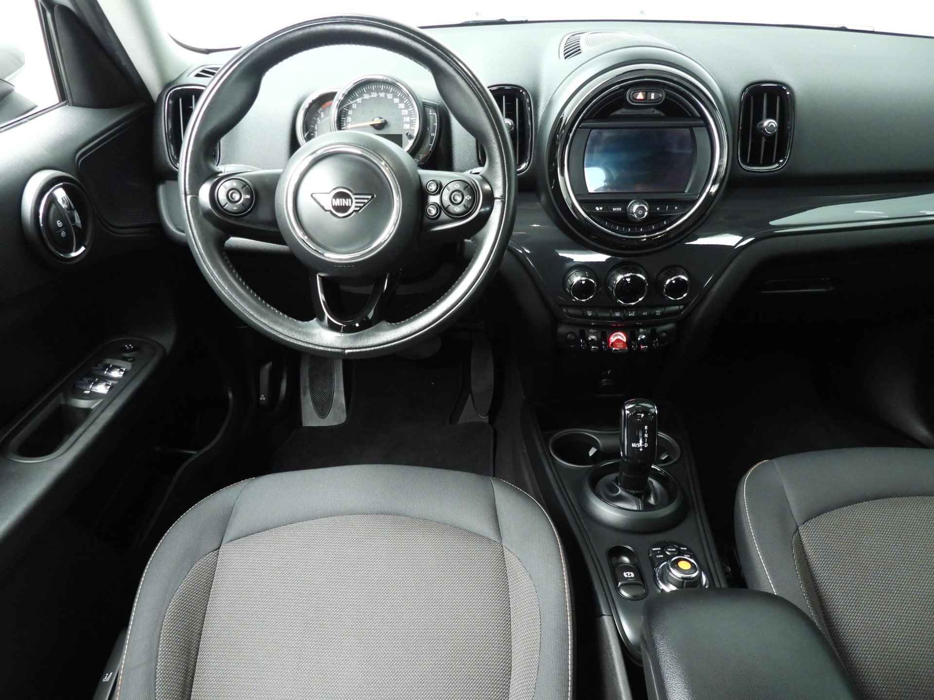 Mini Countryman One Automaat / Navigatie / Cruise / Climate / Apple Carplay / Alu wielen - 11/40