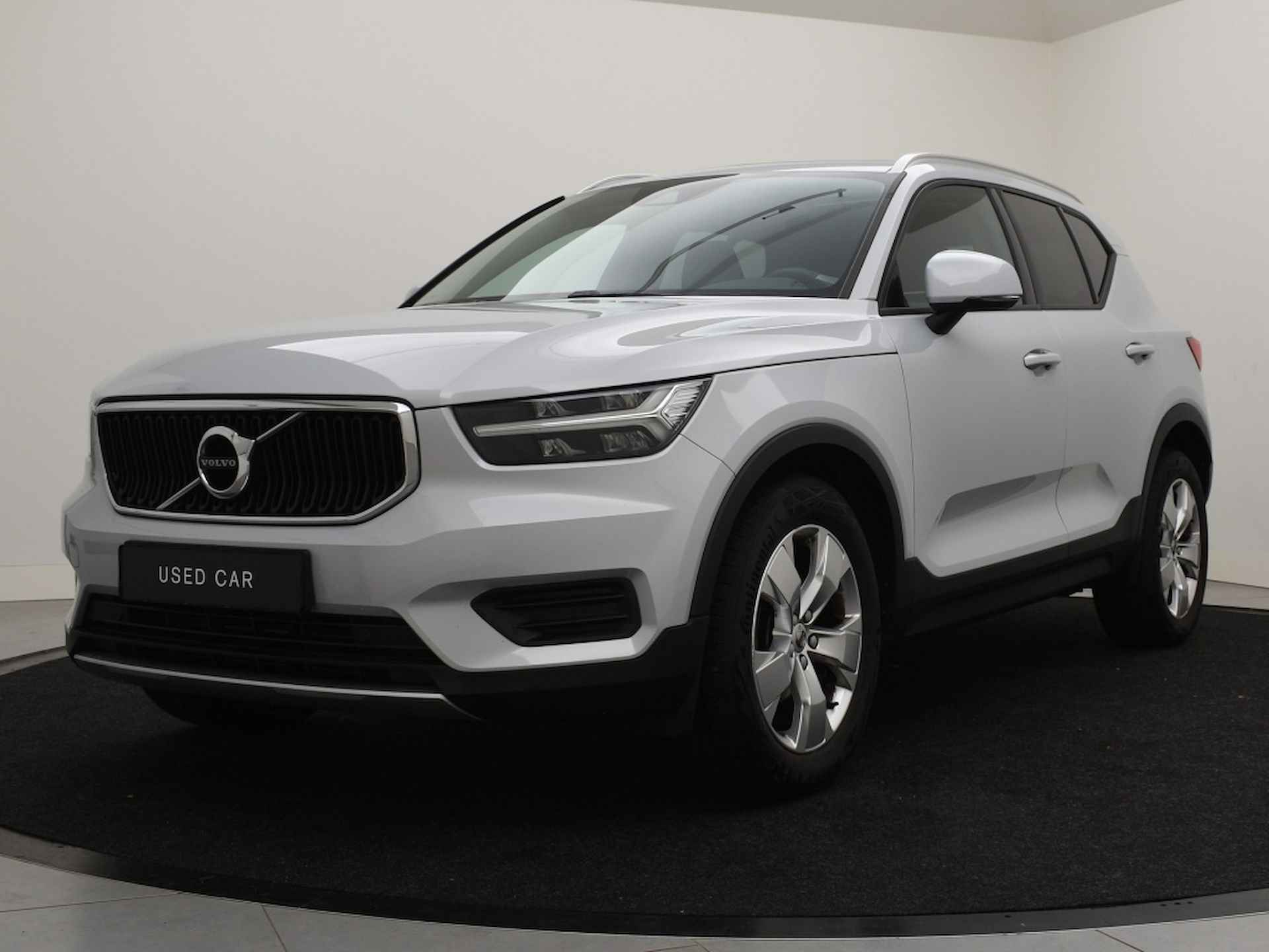 Volvo XC40 T3 AUT(8) MOMENTUM+ SCHUIFDAK 18INCH NAVI STOELVERWARMING - 2/36