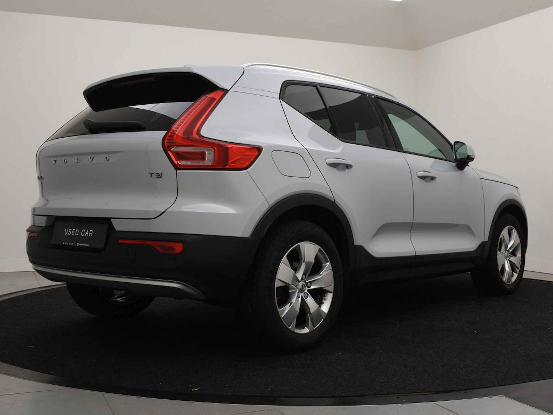 Volvo XC40 T3 AUT(8) MOMENTUM+ SCHUIFDAK 18INCH NAVI STOELVERWARMING - 3/36