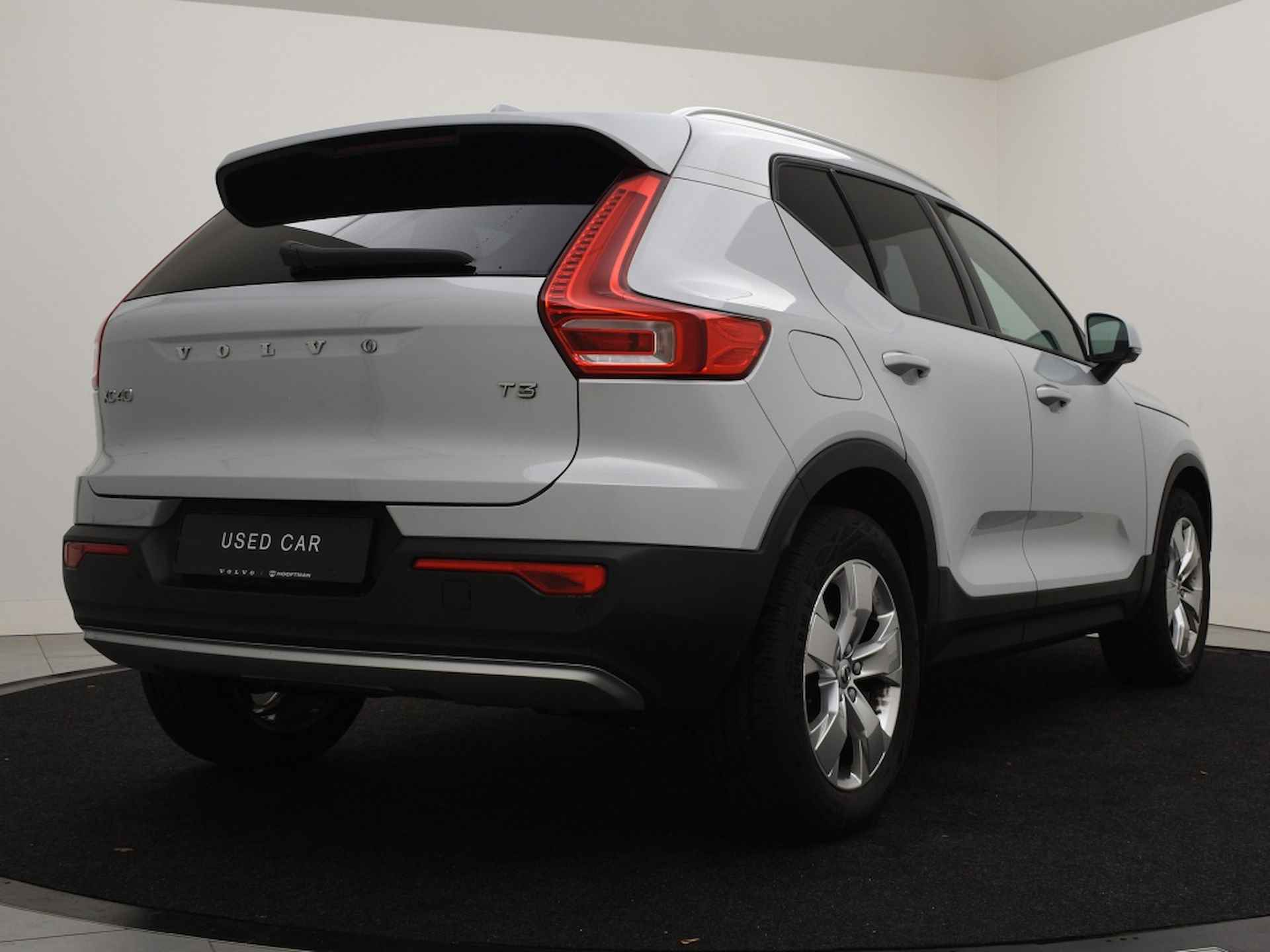 Volvo XC40 T3 AUT(8) MOMENTUM+ SCHUIFDAK 18INCH NAVI STOELVERWARMING - 4/36