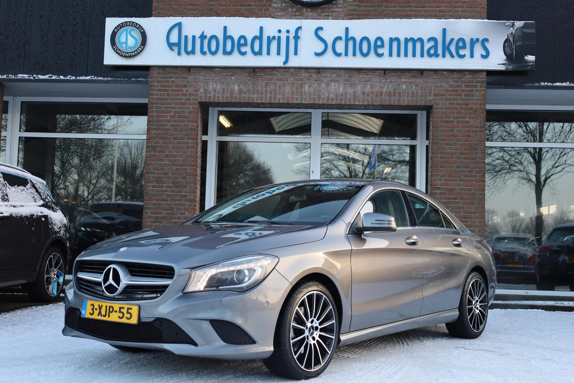 Mercedes-Benz CLA-klasse 180 CDI Ambition STOELVERW. NAVI 2xPDC CRUISE HALFLEER 18"LMV FLIPPERS BI-XENON CLIMA NAP