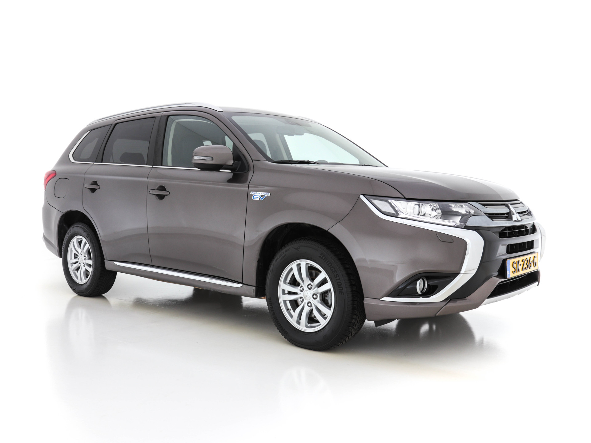 Mitsubishi Outlander 2.0 PHEV Pure AWD (INCL-BTW)  *MICRO-LEDER | NAVI-FULLMAP | KEYLESS | DAB | CAMERA | ECC | PDC | CRUISE | APP.CONNECT*