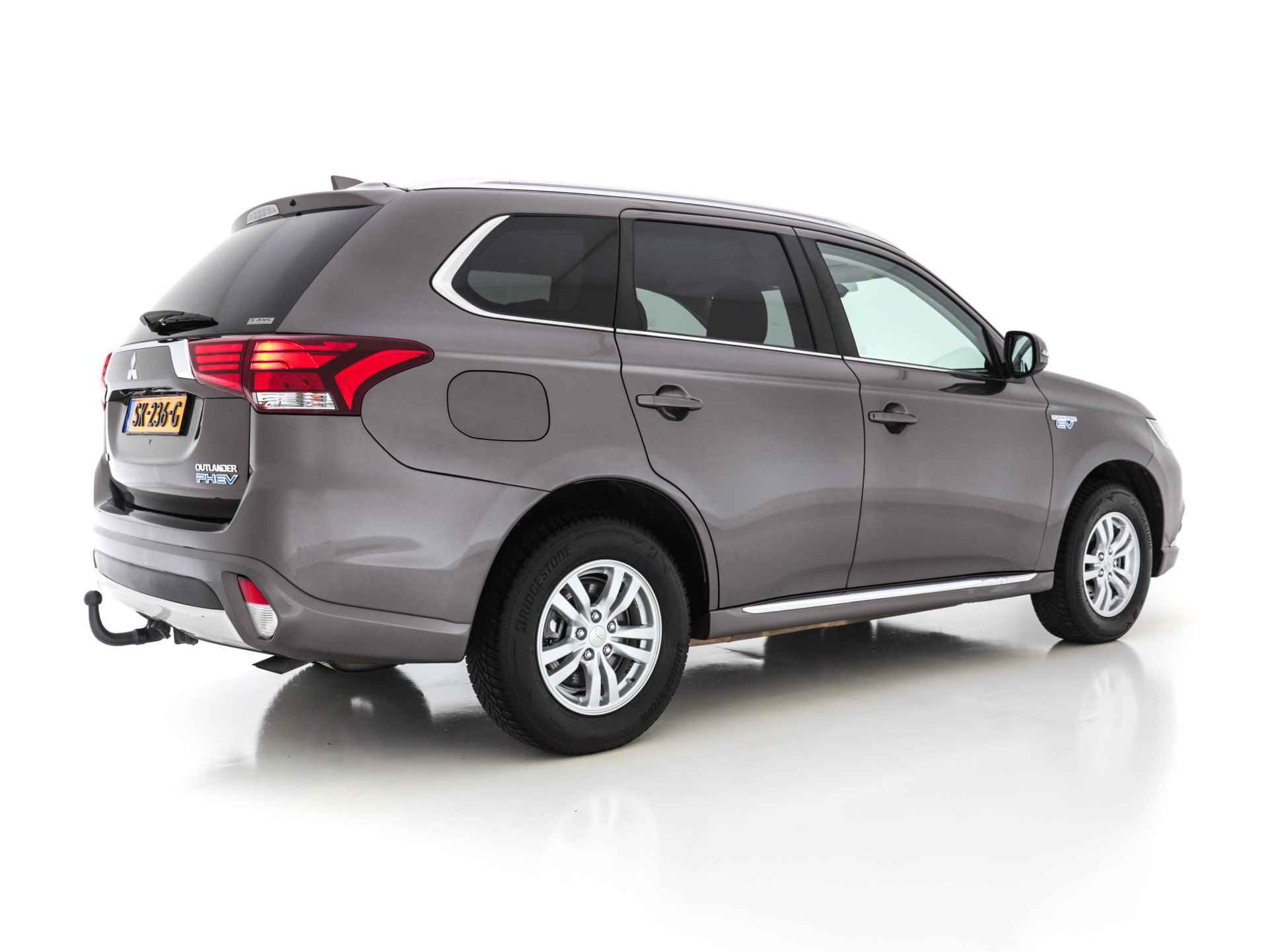 Mitsubishi Outlander 2.0 PHEV Pure AWD (INCL-BTW)  *MICRO-LEDER | NAVI-FULLMAP | KEYLESS | DAB | CAMERA | ECC | PDC | CRUISE | APP.CONNECT* - 6/31