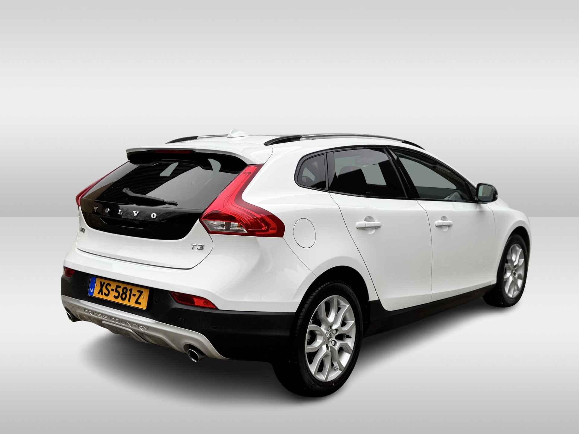 Volvo V40 Cross Country 1.5 T3 Automaat Polar+ Luxury Panoramadak | Camera | Standkachel - 2/25