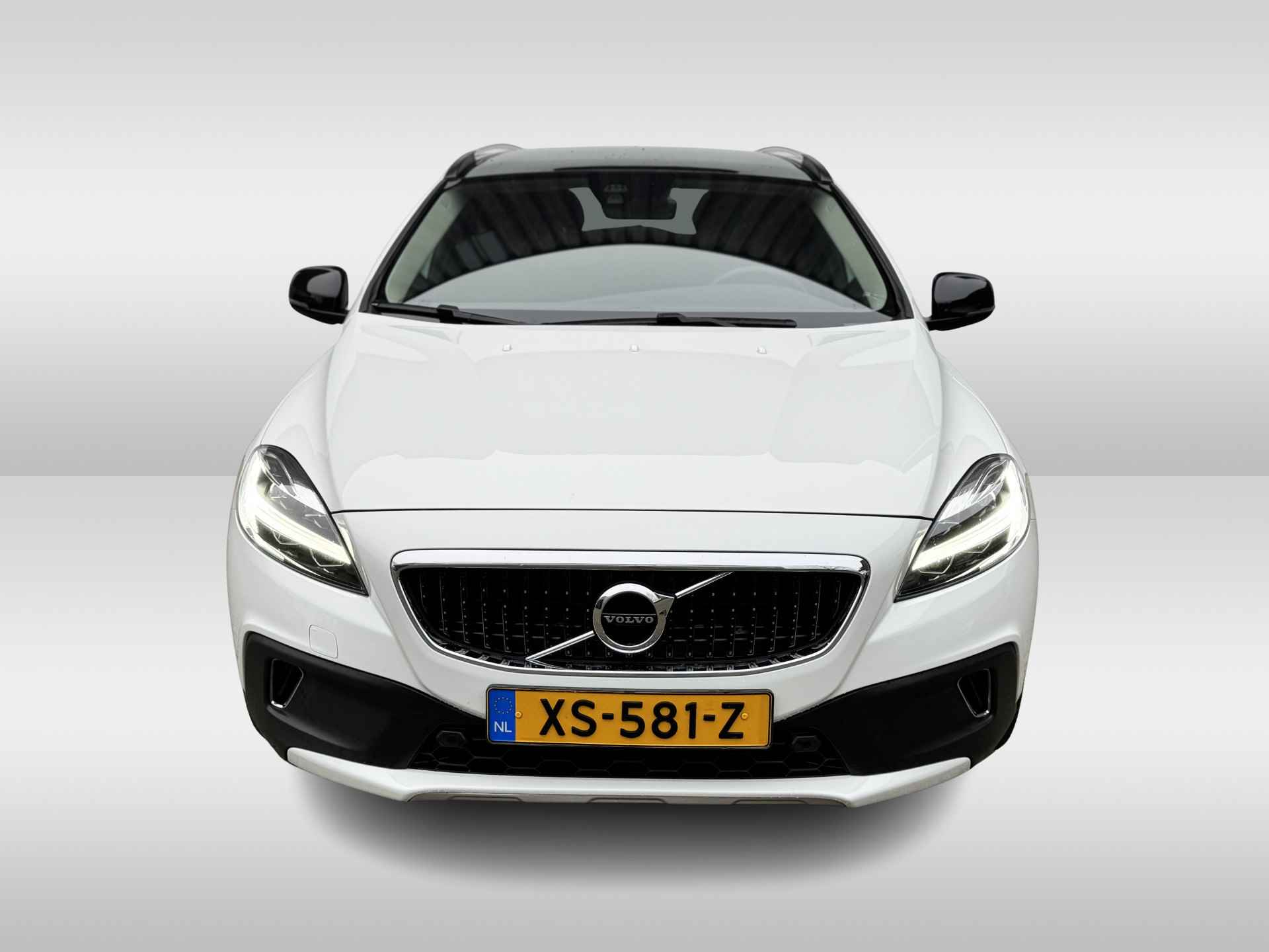 Volvo V40 Cross Country 1.5 T3 Automaat Polar+ Luxury Panoramadak | Camera | Standkachel - 3/25