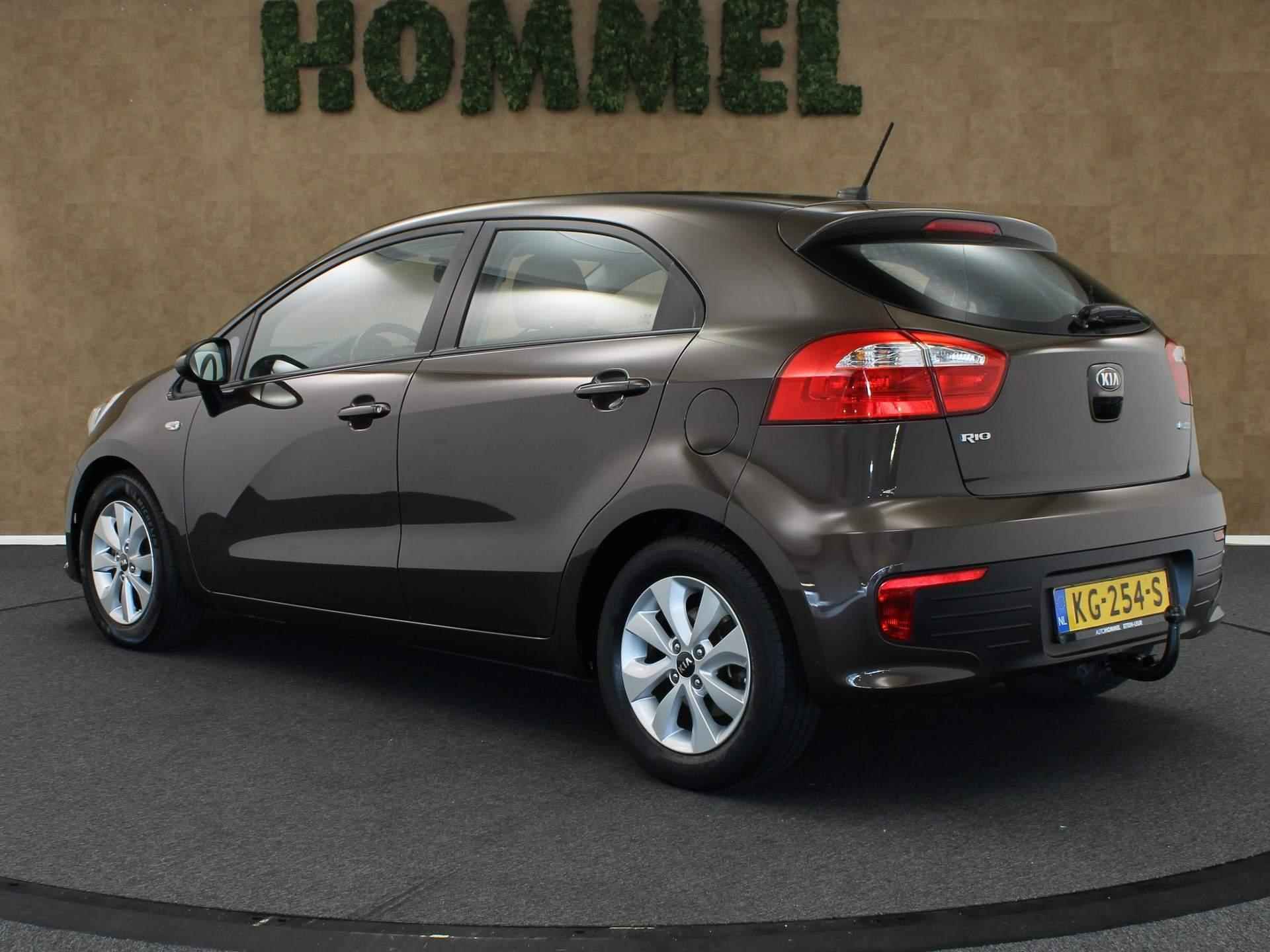 Kia Rio 1.2 CVVT ComfortPlusLine Navigator - ORIGINEEL NEDERLANDSE AUTO - AFNEEMBARE TREKHAAK - TREKGEWICHT 900 KG - CRUISE CONTROL - NAVIGATIESYSTEEM FULL-MAP - ACHTERRUITRIJCAMERA - BLUETOOTH TELEFOONVOORBEREIDING - LEDEREN STUURWIEL EN VERSNELLINGSPOOK - 13/36