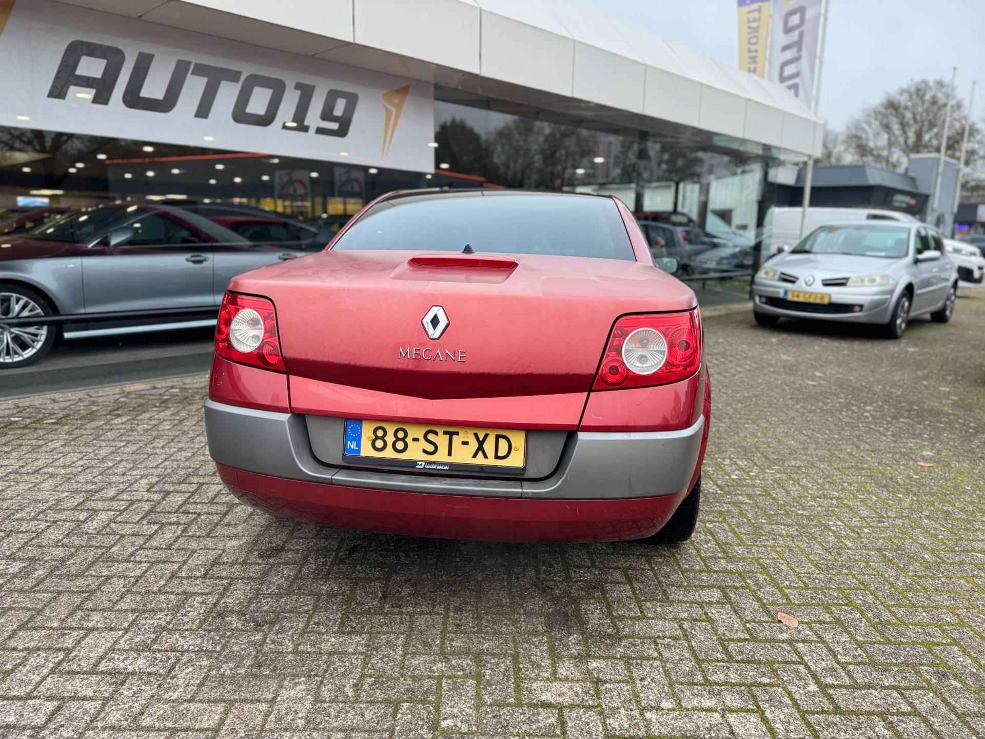 Renault Mégane Coupé-Cabriolet 1.6-16V Tech Line - 8/14