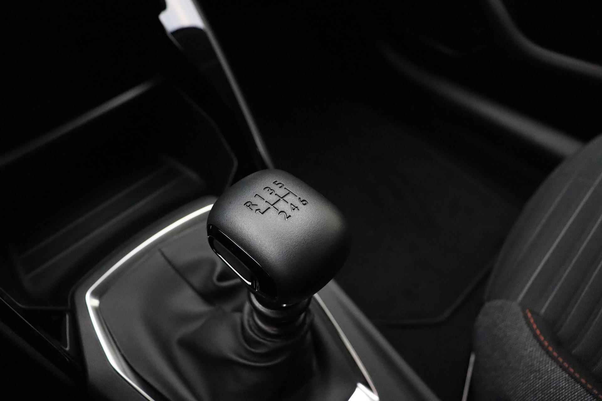 Peugeot 208 1.2 PureTech Active Pack | Navigatie | Airco & Cruise Control | Parkeersensoren | Telefoon Voorbereiding | Apple Carplay & Android Auto | - 25/35