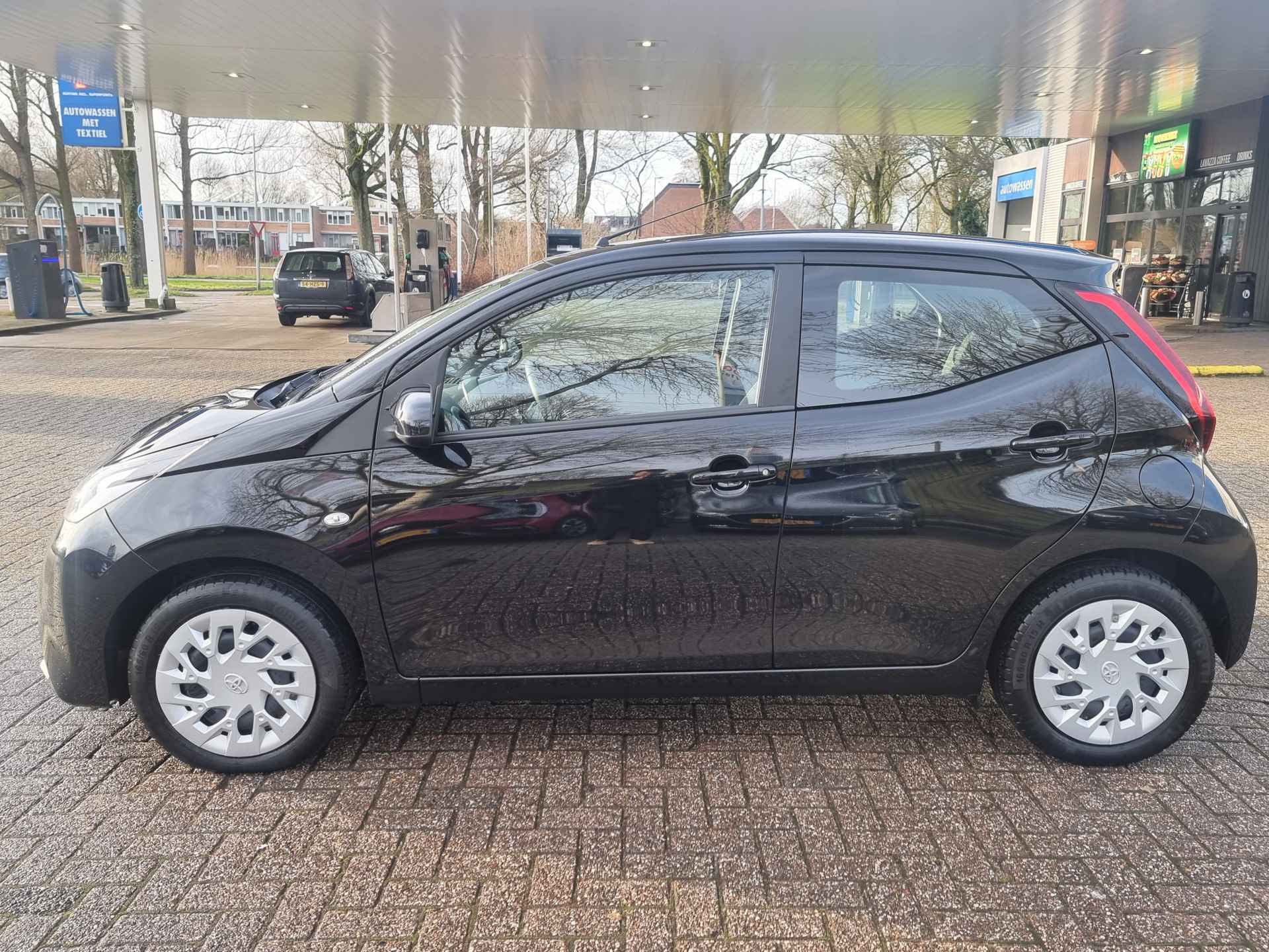 Toyota Aygo 1.0 VVT-i x-play | Carplay/Andr. Auto | NL-auto 12 mnd BOVAG garantie  Whatsapp 06-53188999 - 3/20