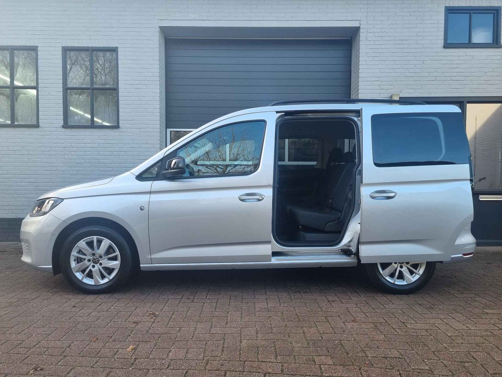 Volkswagen Caddy 1.5 TSI NAVI / WINTERPAKKET / APP CONNECT - 3/23