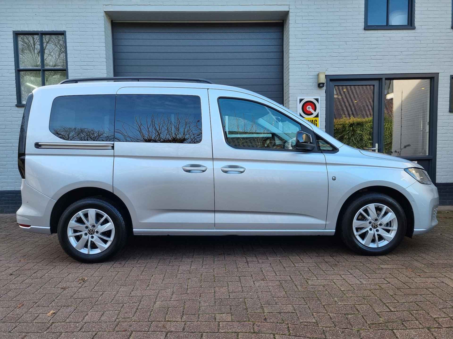 Volkswagen Caddy 1.5 TSI NAVI / WINTERPAKKET / APP CONNECT - 5/23