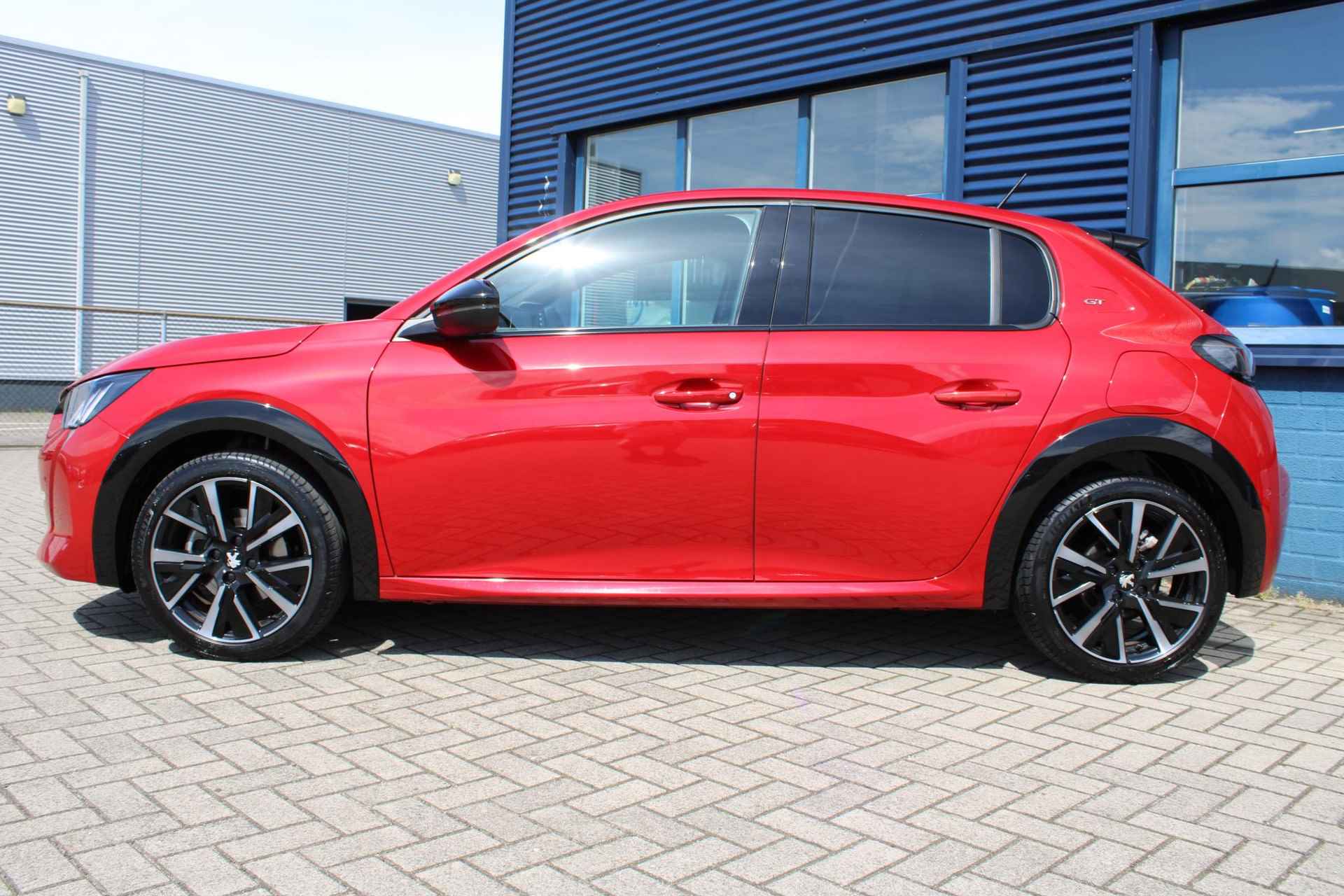 Peugeot 208 1.2 PureTech GT Pack Glazendak, Parkeersensoren V+A , sportstoelen , achteruitrijcamera ,navigatie, 17  "lichtmetalen velgen ,climate regeling ,,alcantara bekleding - 2/39