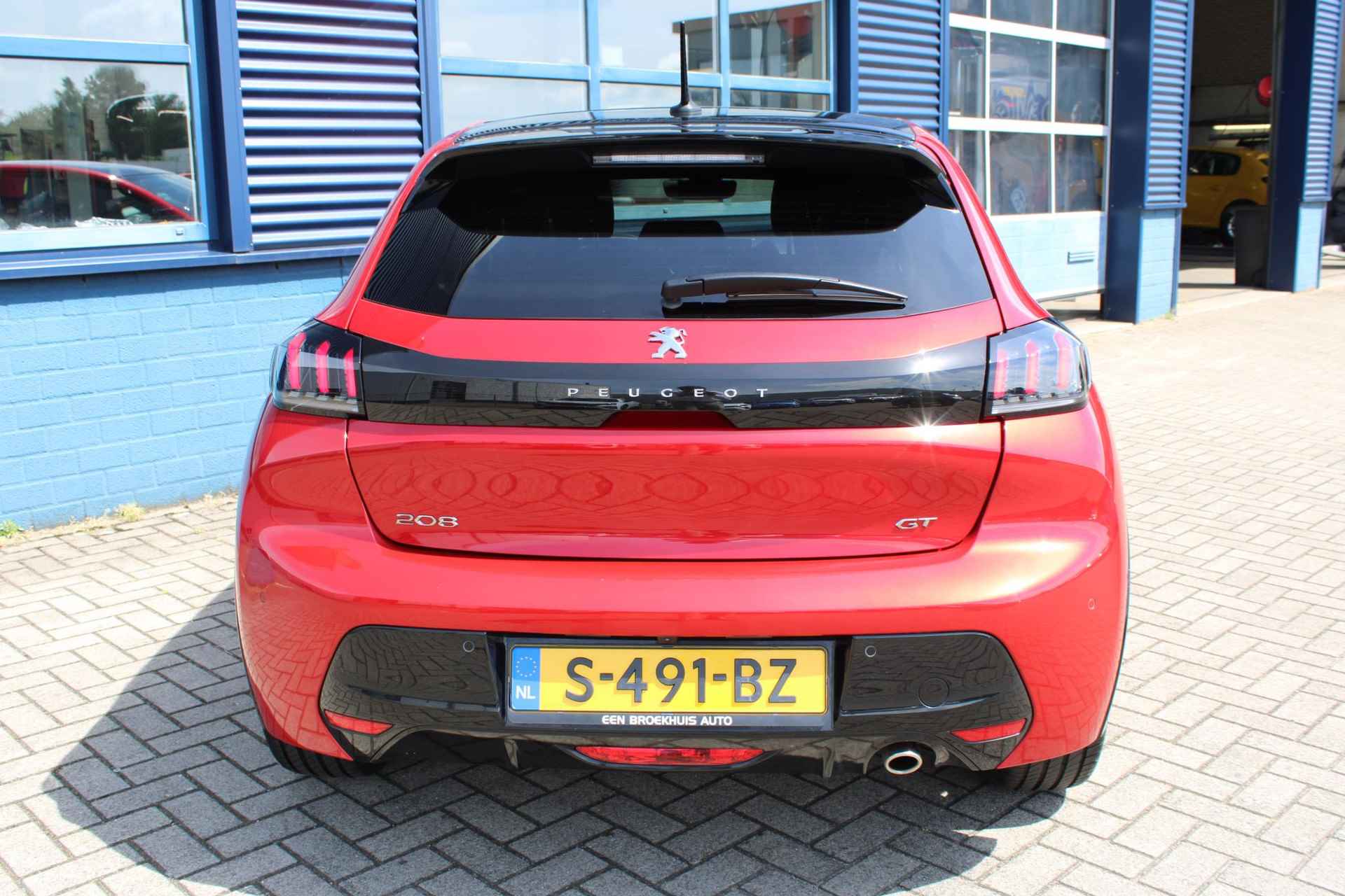 Peugeot 208 1.2 PureTech GT Pack Glazendak, Parkeersensoren V+A , sportstoelen , achteruitrijcamera ,navigatie, 17  "lichtmetalen velgen ,climate regeling ,,alcantara bekleding - 36/39