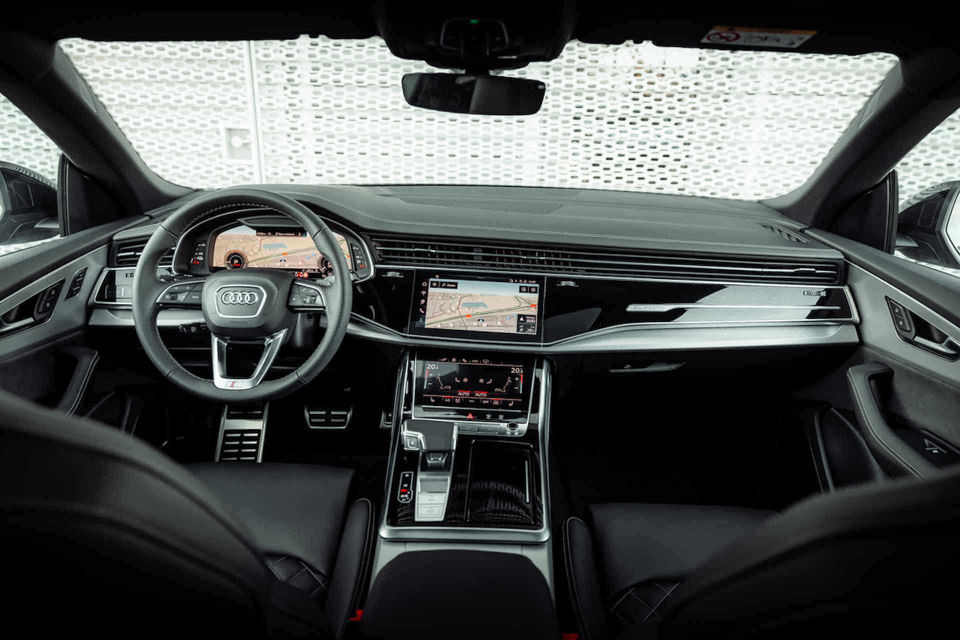 Audi Q8 60 TFSI e 490pk quattro Pro Line S Competition | FACELIFT | Panoramadak | S-sportstoelen | Leder met ruitstiksel | Head Up | Bang & Olufsen | 22" LM velgen | Optiek zwart | Trekhaak | City & Parking - 19/37