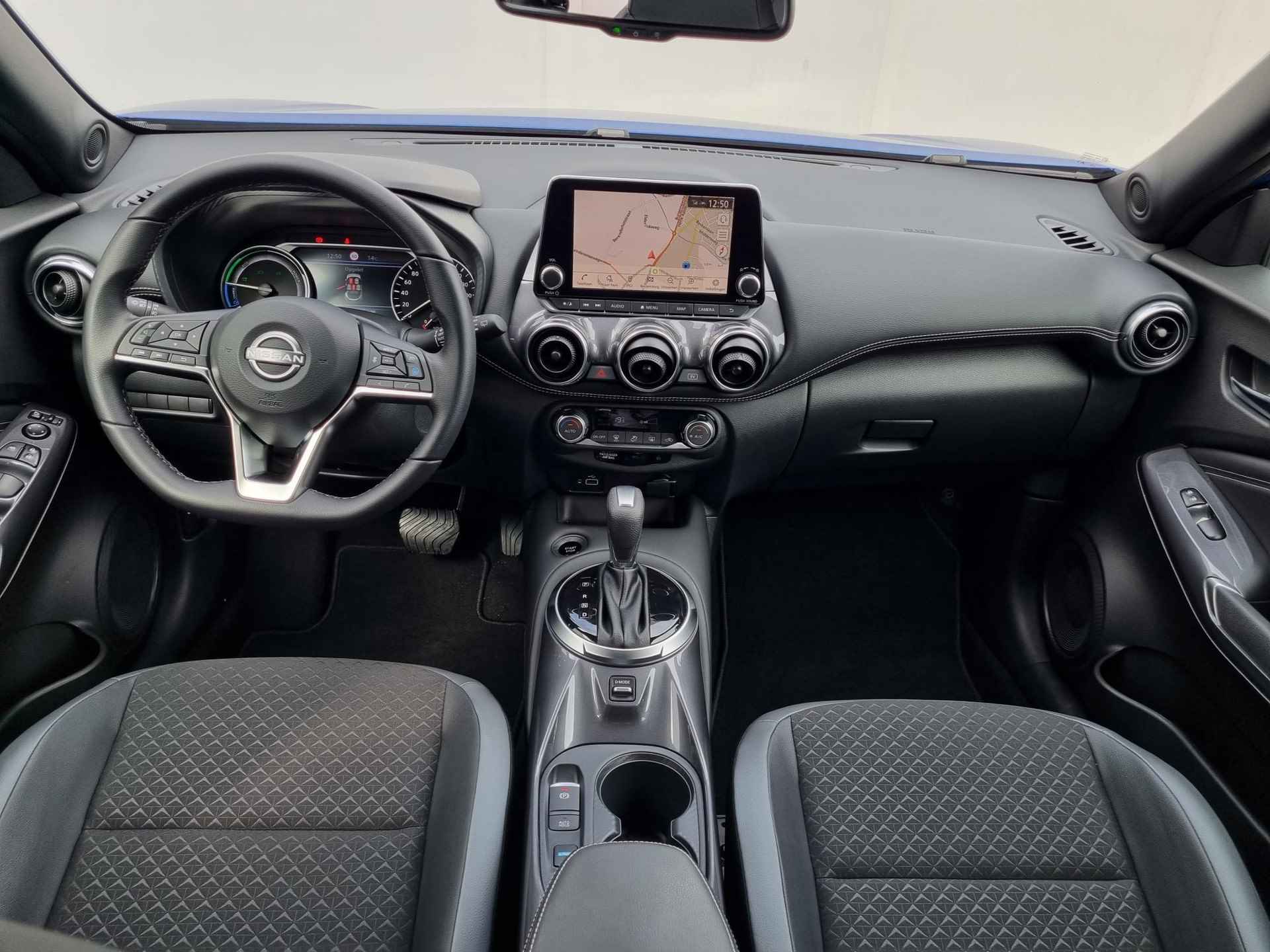 Nissan Juke 1.6 Hybrid N-Connecta Automaat / Technology Pack / ProPilot Cruise Control Adaptief / Rondomzicht Camera / Navigatie - 2/39