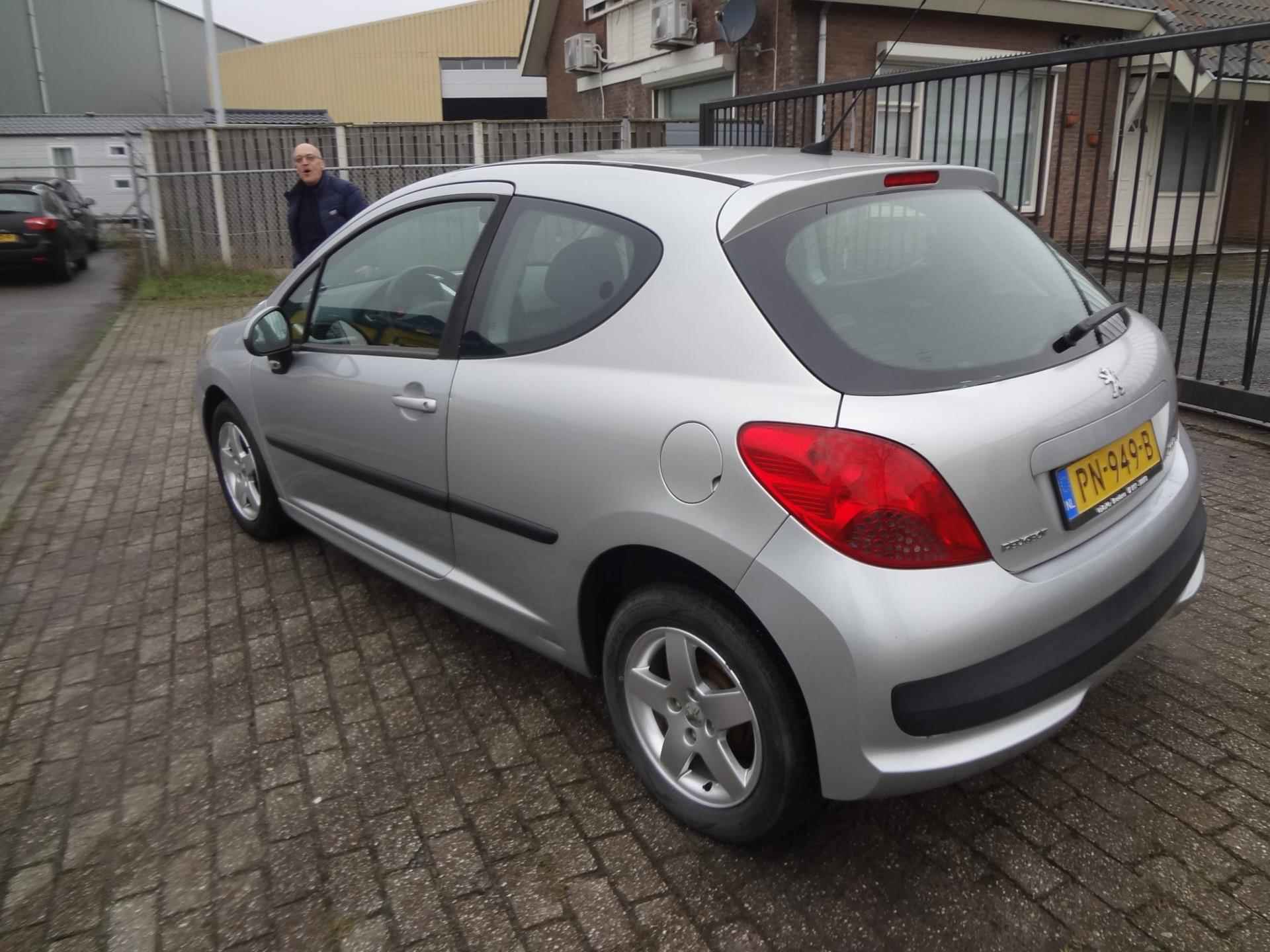 Peugeot 207 1.4 X-line - 4/9