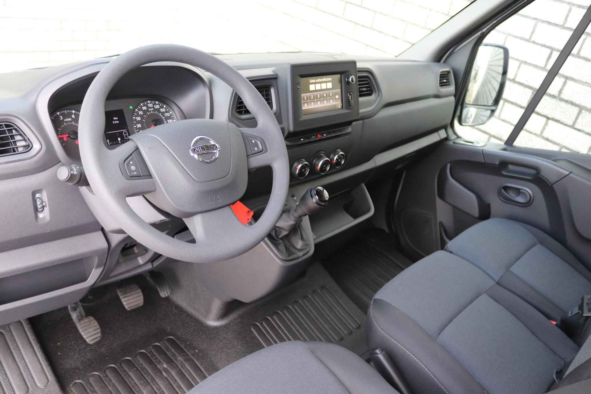 Nissan Interstar 2.3 dCi 135 T35 L2H2 Acenta | Navigatie | Trekhaak | Parkeersensoren | Cruise Control | - 4/26