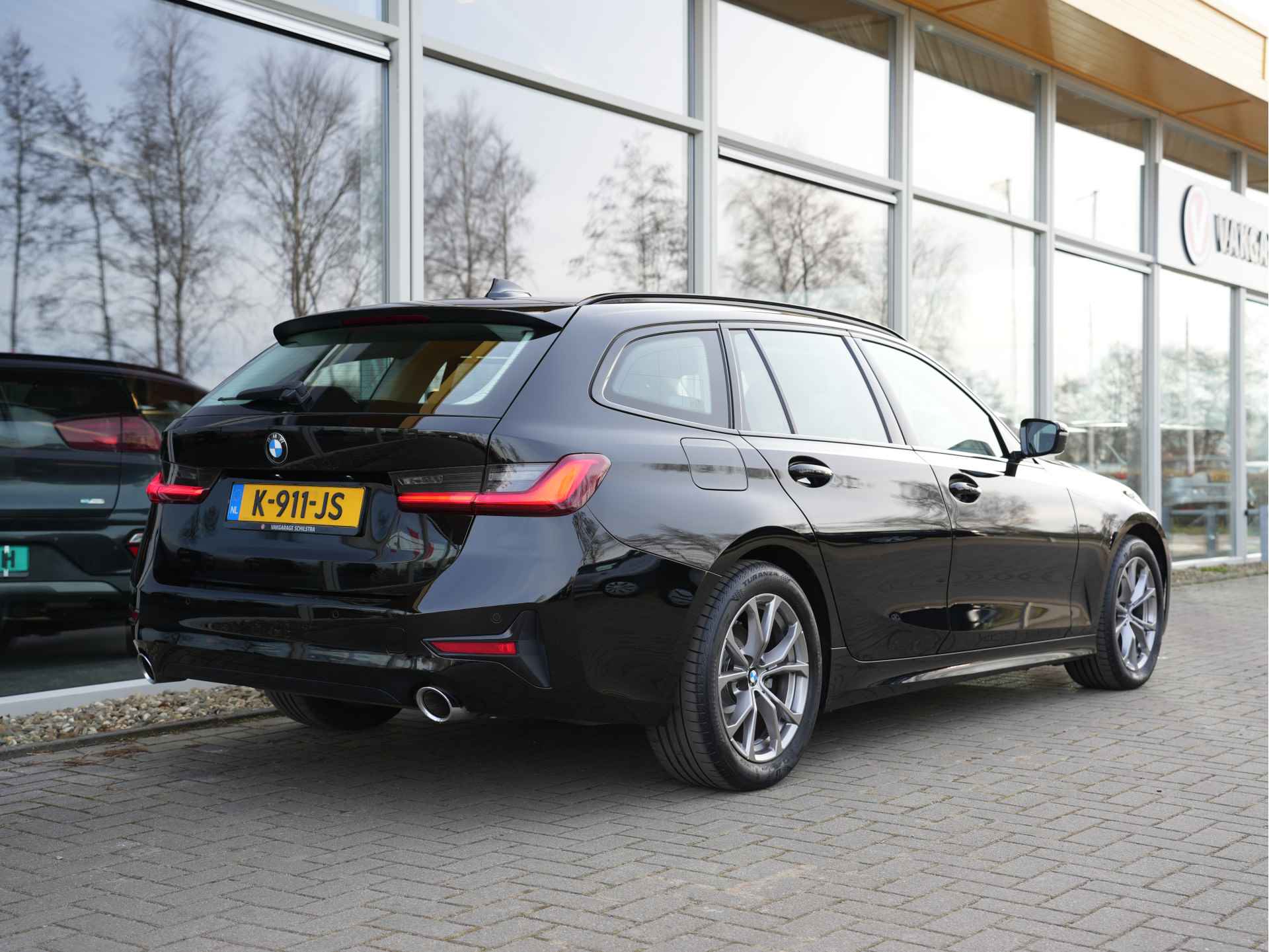 BMW 3 Serie Touring 318i Executive Edition | Adaptive Cruise | Navigatie | DAB | Virtual - 3/34