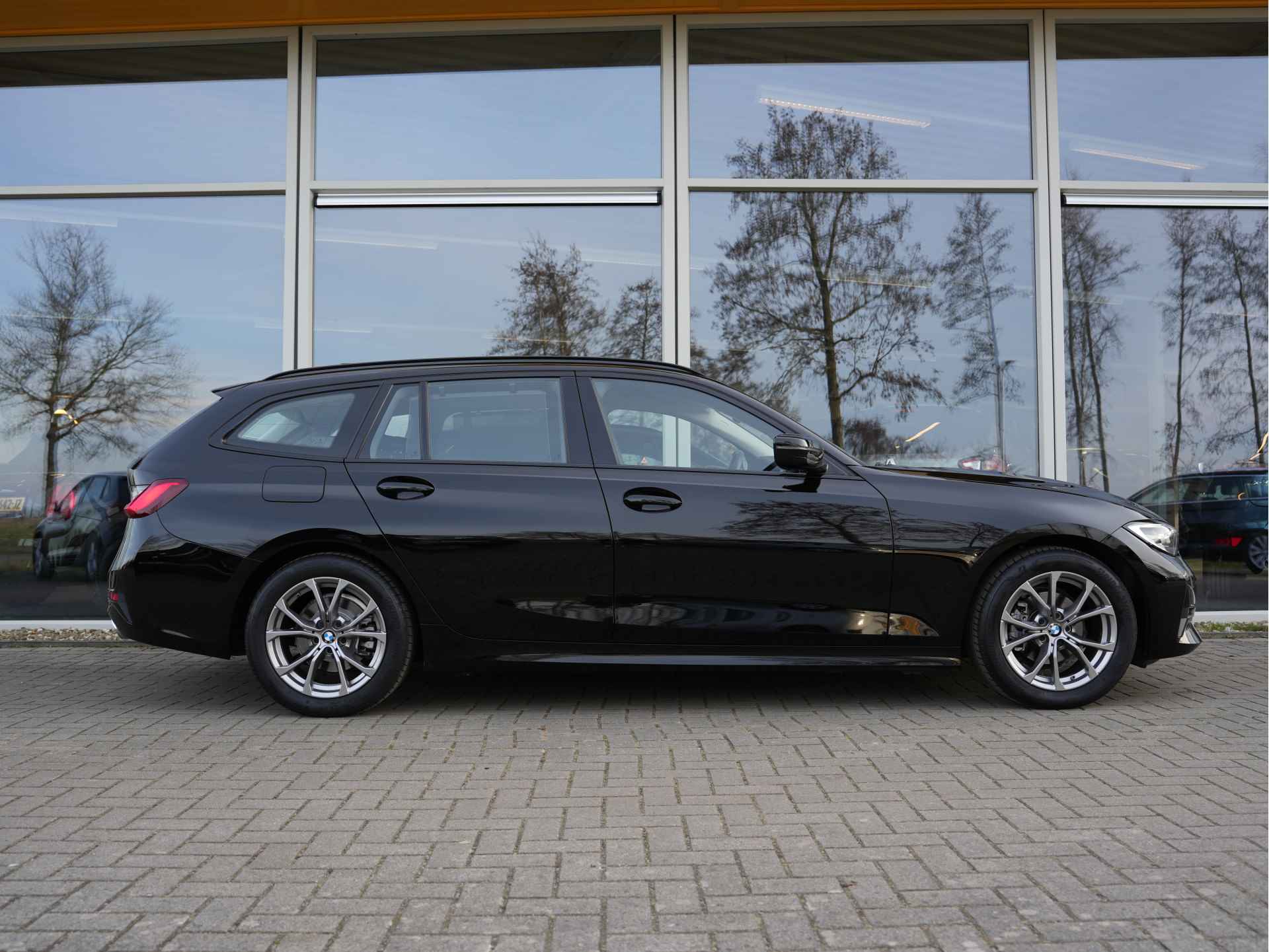 BMW 3 Serie Touring 318i Executive Edition | Adaptive Cruise | Navigatie | DAB | Virtual - 7/34