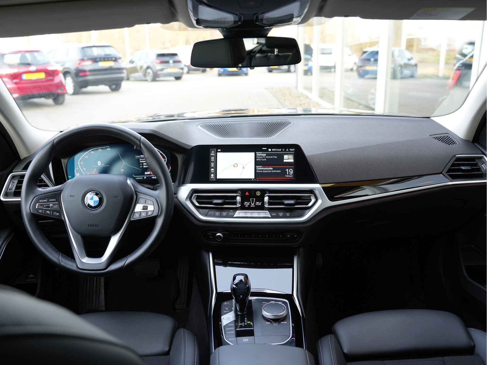 BMW 3 Serie Touring 318i Executive Edition | Adaptive Cruise | Navigatie | DAB | Virtual - 31/34