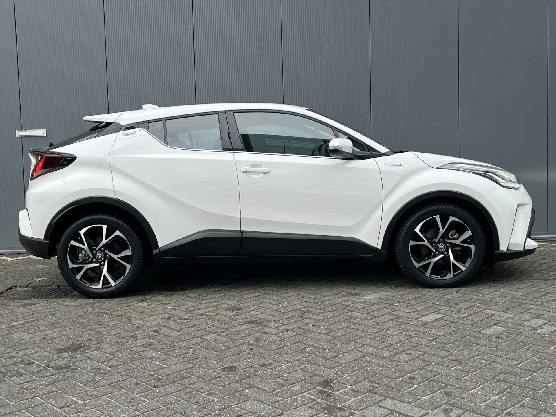 Toyota C-HR 1.8 Hybrid 122pk TeamNL | Camera | Navigatie | Parkeersensoren voor en achter | Adaptive cruise controle | Keyless entry | 18'' - 4/18