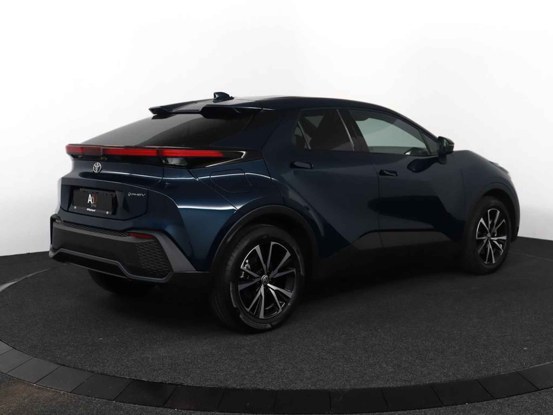 Toyota C-HR 2.0 Plug-in Hybrid 220 Dynamic | Nieuw uit voorraad leverbaar! | 10 jaar fabrieksgarantie | - 2/54