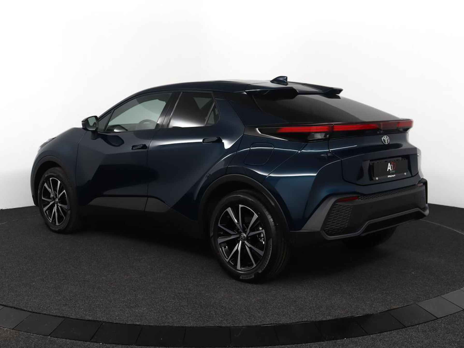 Toyota C-HR 2.0 Plug-in Hybrid 220 Dynamic | Nieuw uit voorraad leverbaar! | 10 jaar fabrieksgarantie | - 11/54