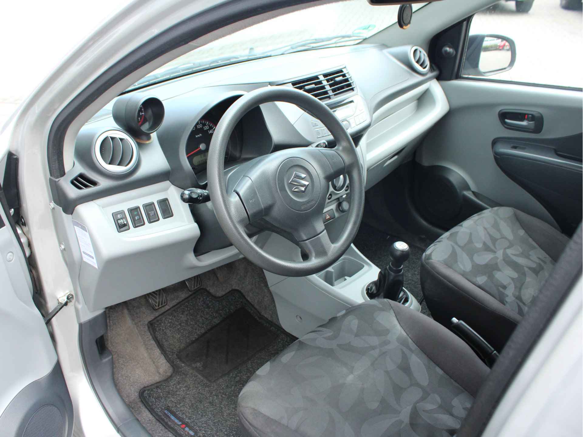 Suzuki Alto 1.0 Exclusive Airco, Lichtmetalen Velgen, Radio-CD Speler, Elektrische Ramen Voor, Stuurbekrachtiging - 9/14