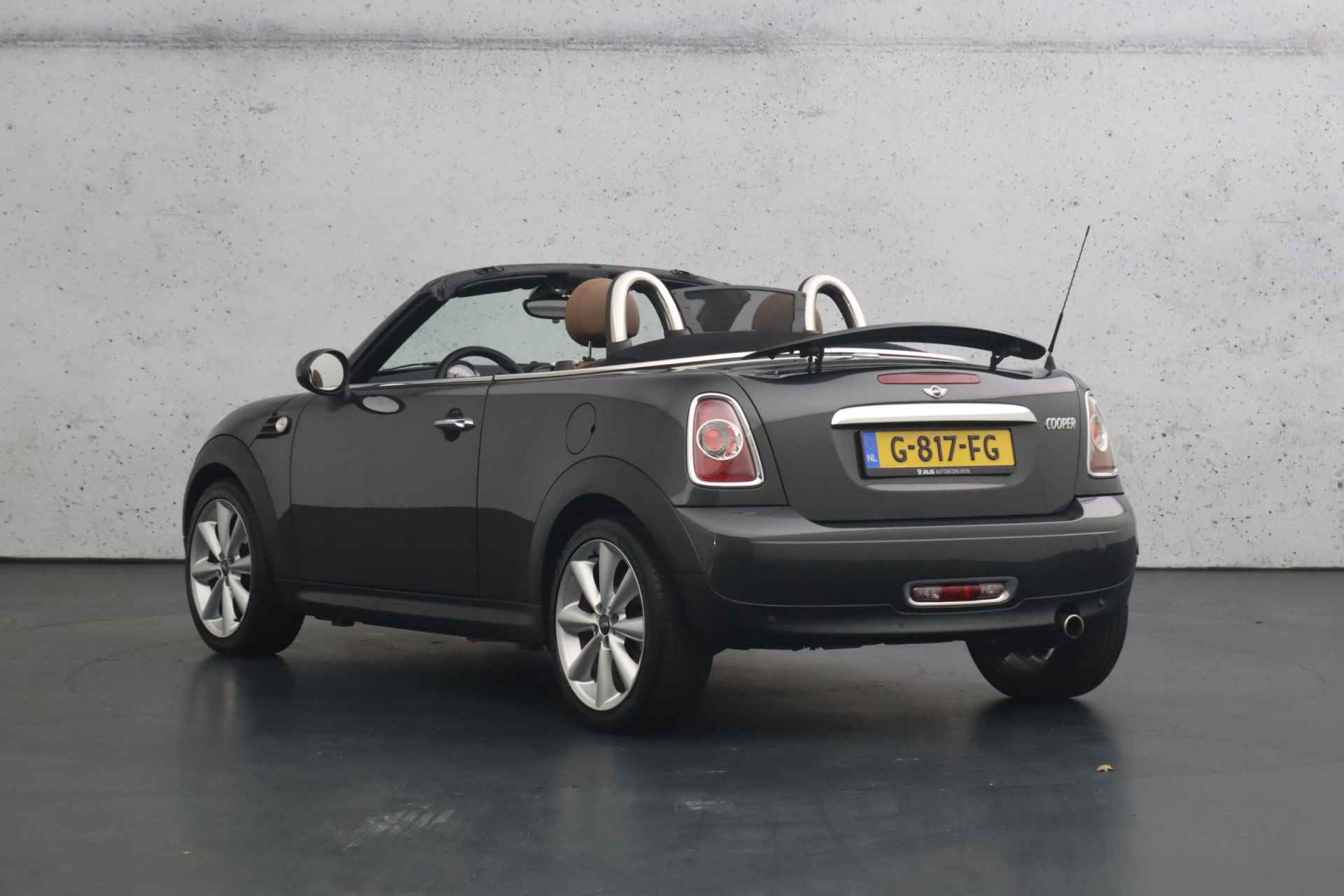 MINI Roadster 1.6 Cooper | Cabrio | Elektrisch bedienbare kap | Parkeersensoren | Verwarmde stoelen | Lederen bekleding - 5/23