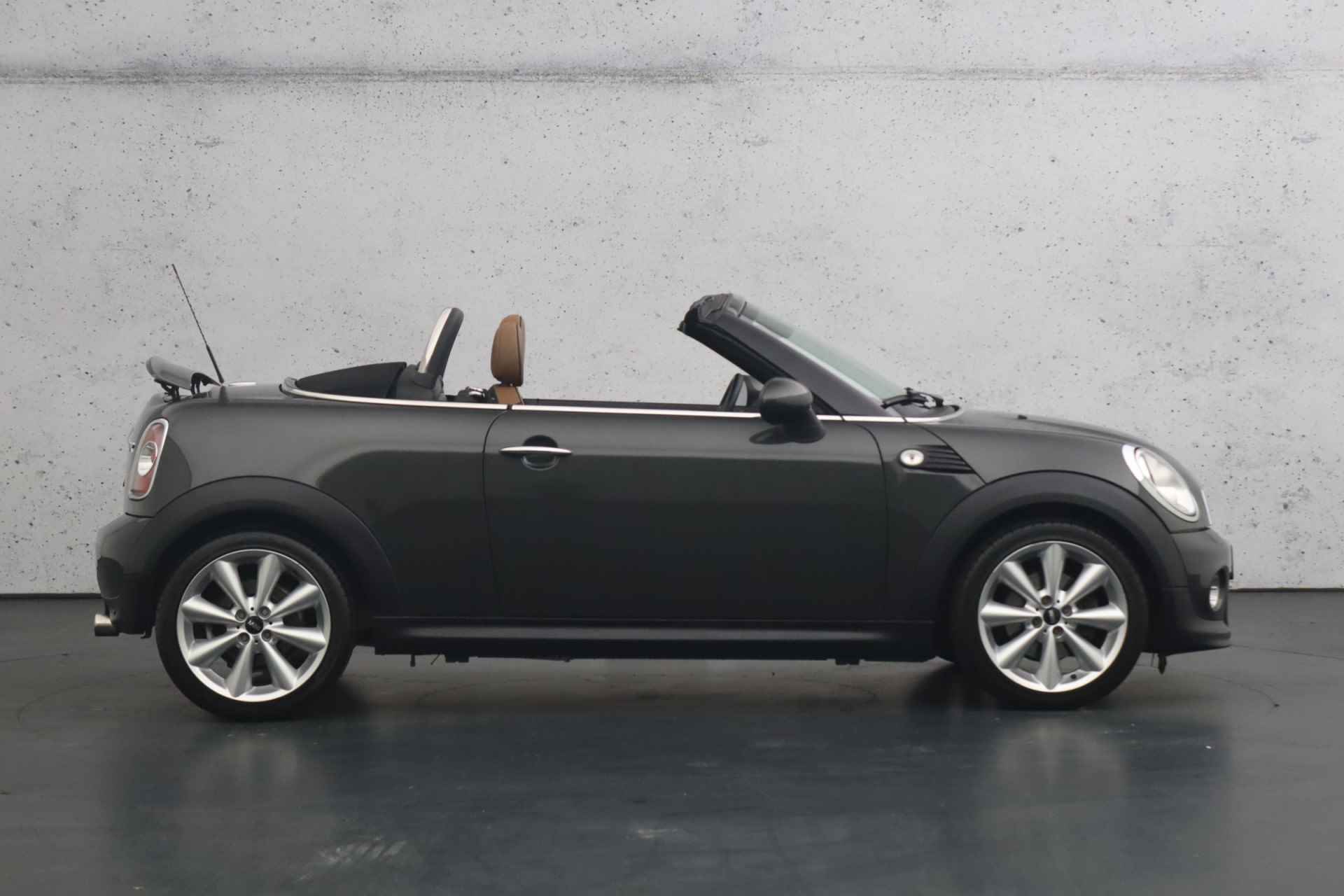 MINI Roadster 1.6 Cooper | Cabrio | Elektrisch bedienbare kap | Parkeersensoren | Verwarmde stoelen | Lederen bekleding - 8/23