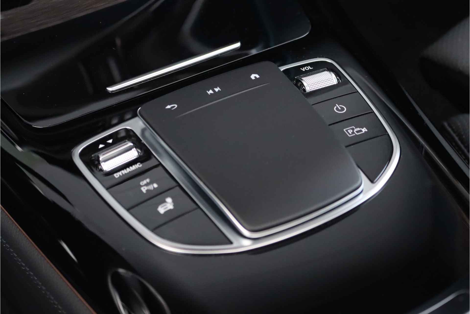Mercedes-Benz EQC 400 4MATIC Business Solution 80 kWh, 47.500,- Ex BTW, Schuifdak, Distronic+, Massage, Leder, Keyless Go, Stoelverwarming-/ventilatie, Camera, Voorklimatisering, AIR-Balance, Etc. - 32/45