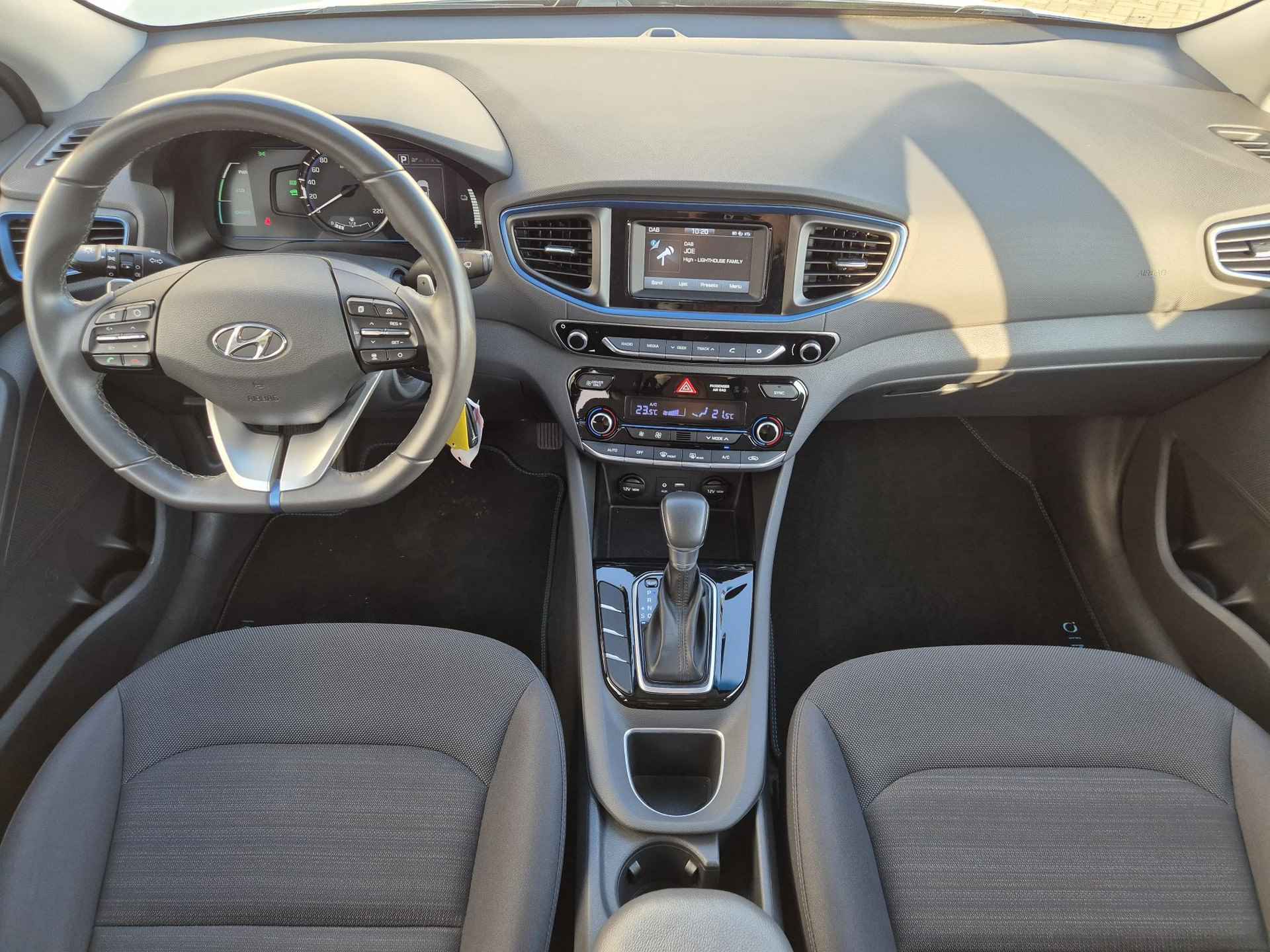 Hyundai IONIQ 1.6 GDi i-Motion / Dealer onderhouden / Climate control / Adaptief cruise control / Achteruitrijcamera / Lichtmetalen wielen 15“ / Automaat / - 2/46