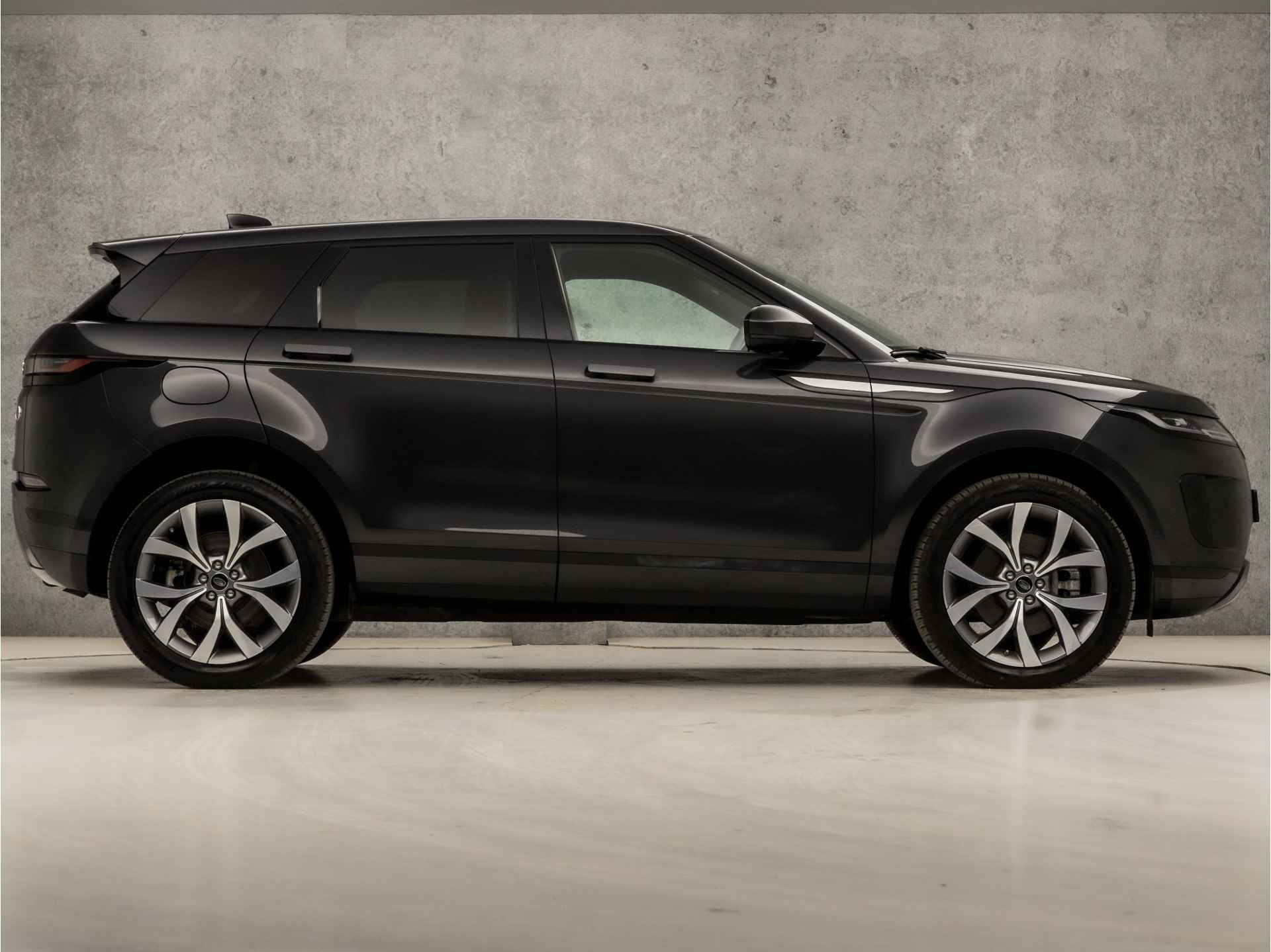 Land Rover Range Rover Evoque 1.5 P300e AWD 309Pk Automaat (APPLE CARPLAY, GROOT NAVI, MEMORY SEATS, CAMERA, GETINT GLAS, ZWART HEMEL, ELEK ACHTERKLEP, NIEUWSTAAT) - 4/42