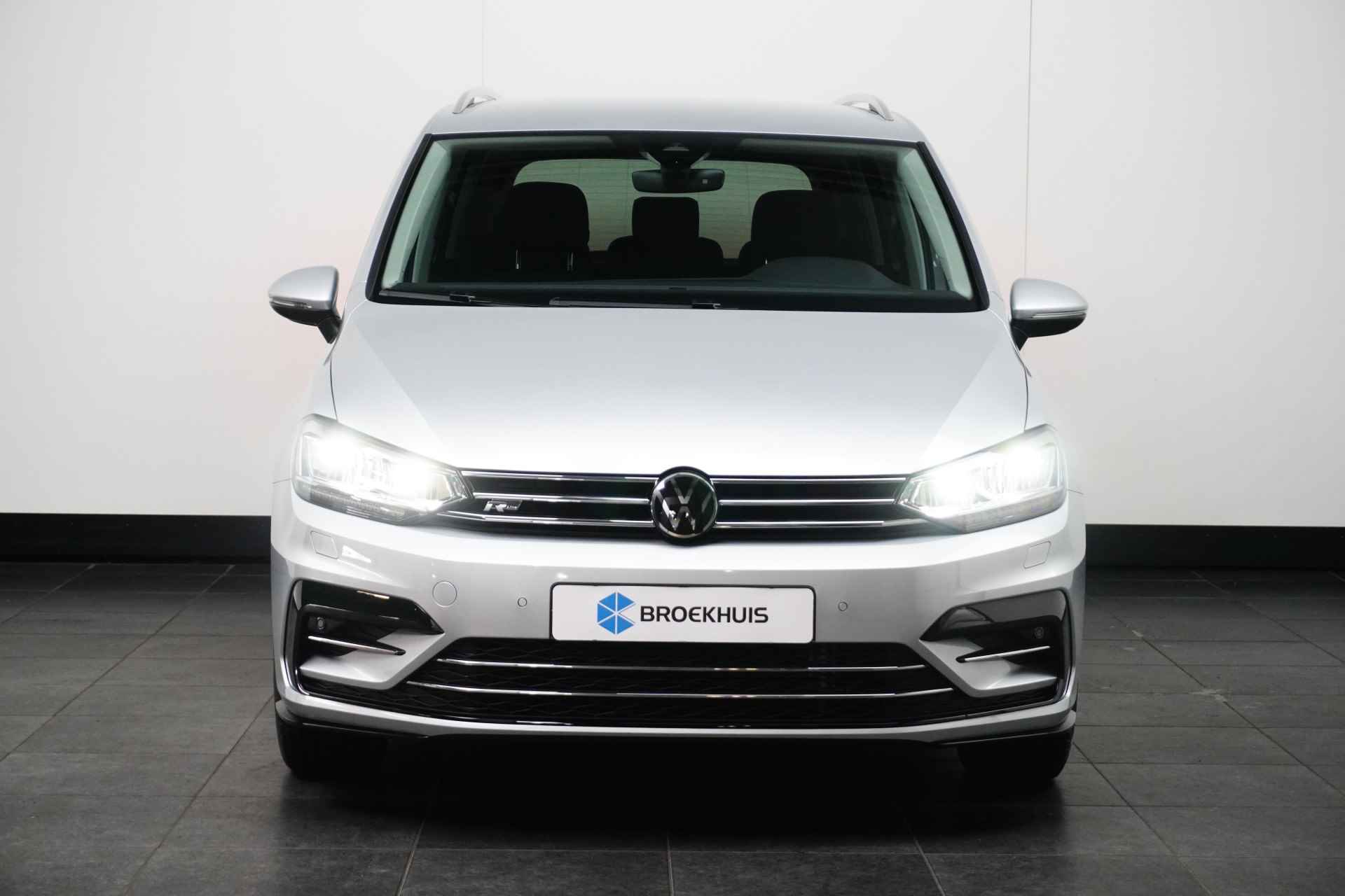 Volkswagen Touran 1.5 TSI 150 PK 7-DSG Highline 7p. | Trekhaak | Stoelverwarming | Achteruitrijcamera | Apple Carplay/Android Auto | - 6/60