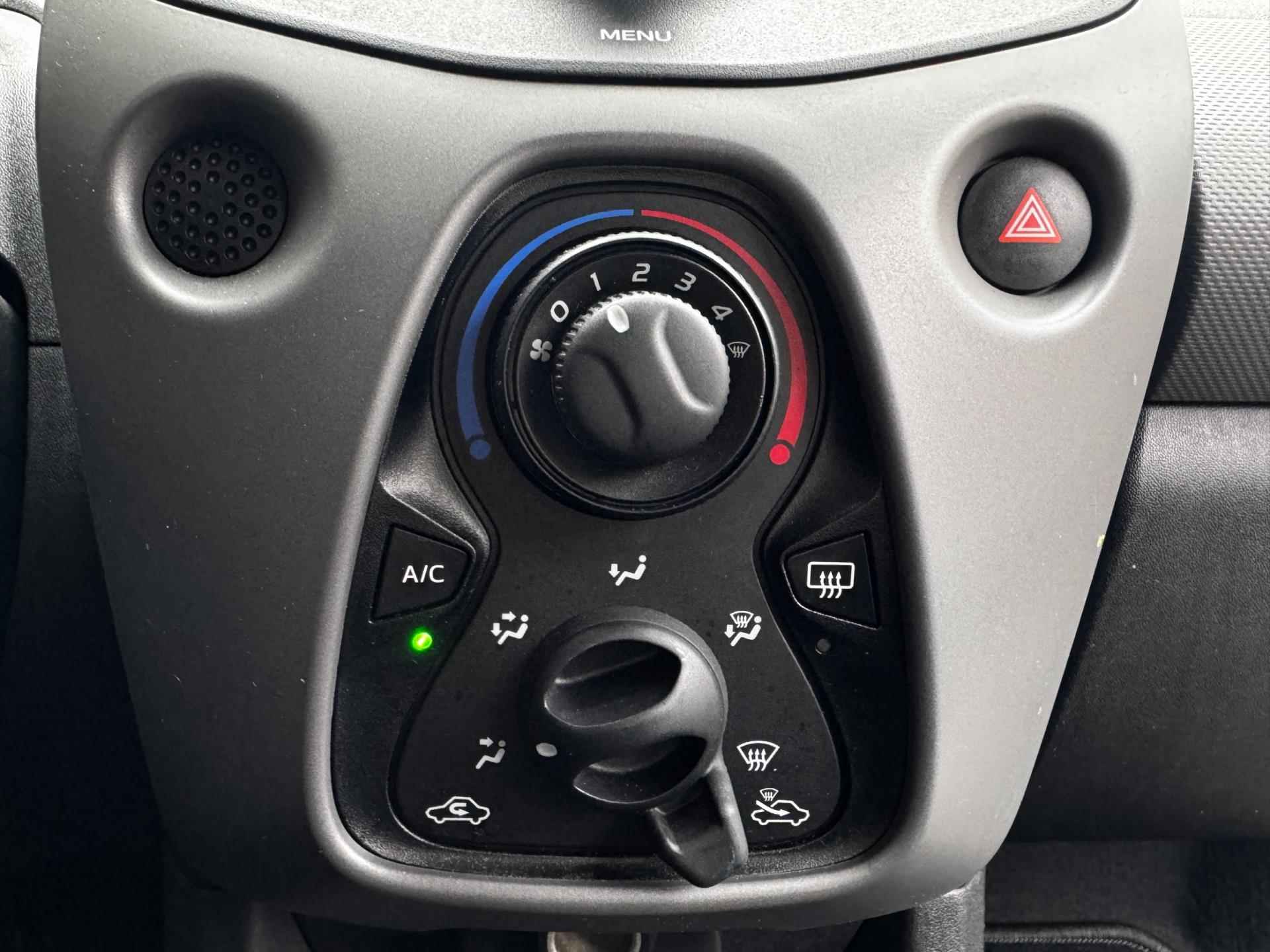 Peugeot 108 1.0 e-VTi Active / Airco / Bluetooth / 1e Eigenaar / Origineel NED-108 / Facturen onderhoud aanwezig - 9/39