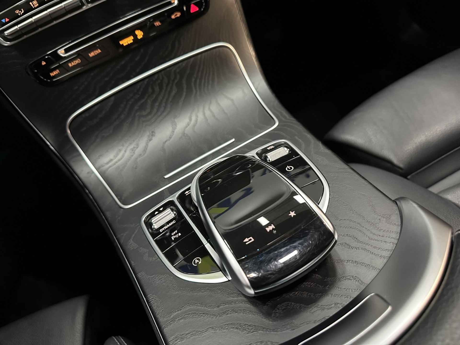 Mercedes-Benz C-Klasse Estate 180 AMG Line Premium Upgrade AMG | LED | Airco ECC | Leer | Panorama | Trekhaak | Navigatie | Camera | Cruise Control | Isofix | NAP | - 24/46