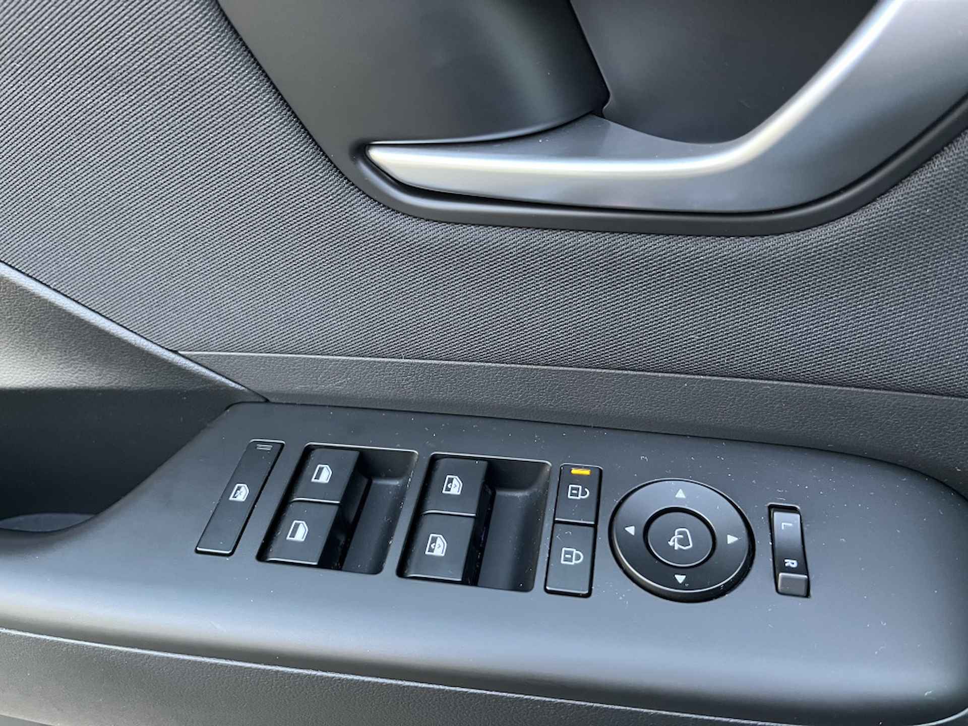 Hyundai Kona 1.6 GDI HEV Comf Smart | Apple carplay | Navi | Camera - 22/23