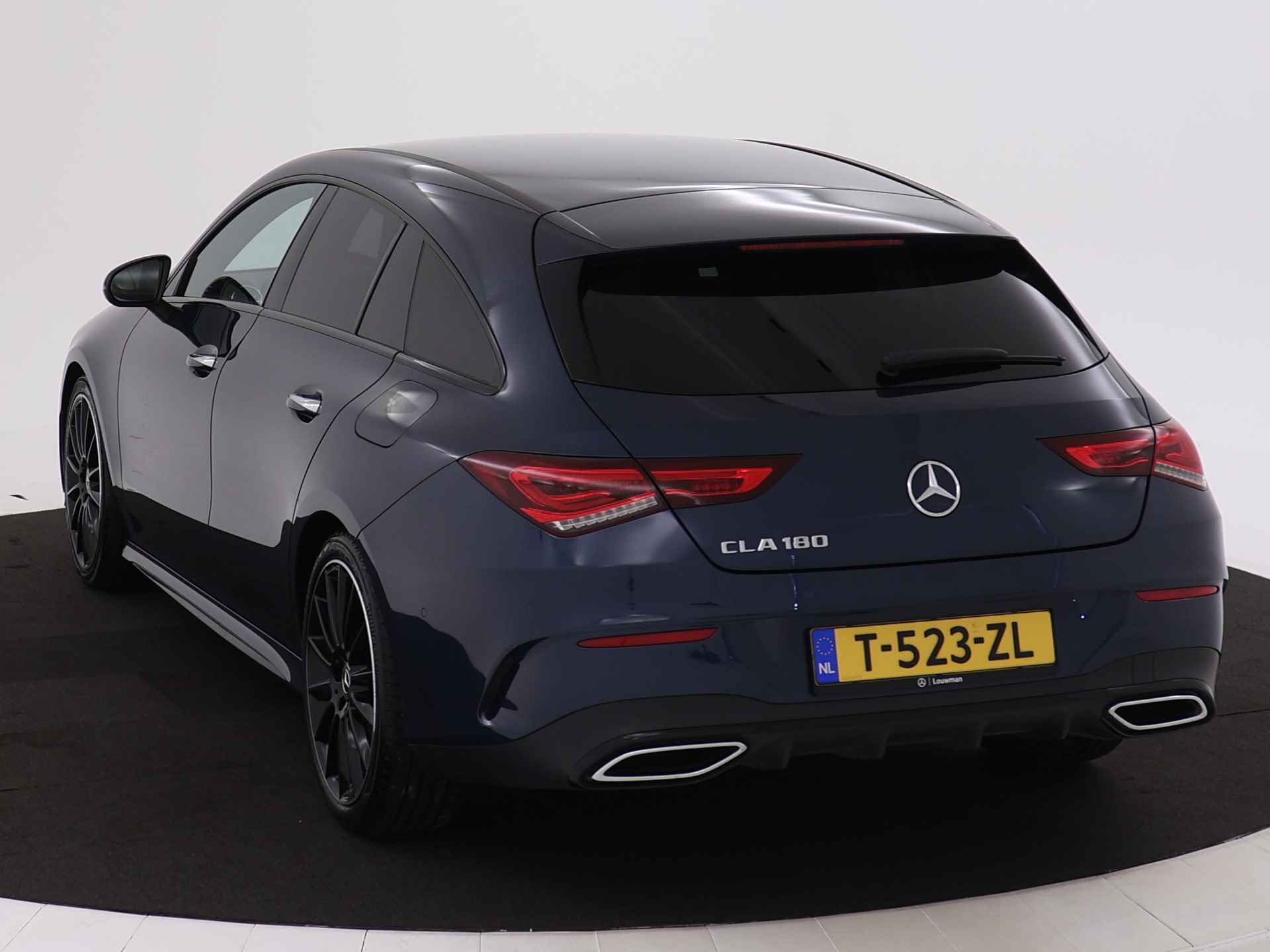 Mercedes-Benz CLA-Klasse Shooting Brake 180 AMG Nightpakket | Keyless Go | Dode hoek Ass | LED | Sfeerverlichting | Stoelverwarming | Parkeerpakket met Camera | Parkeerpakket met achteruitrijcamera | EASY PACK achterklep | - 17/44