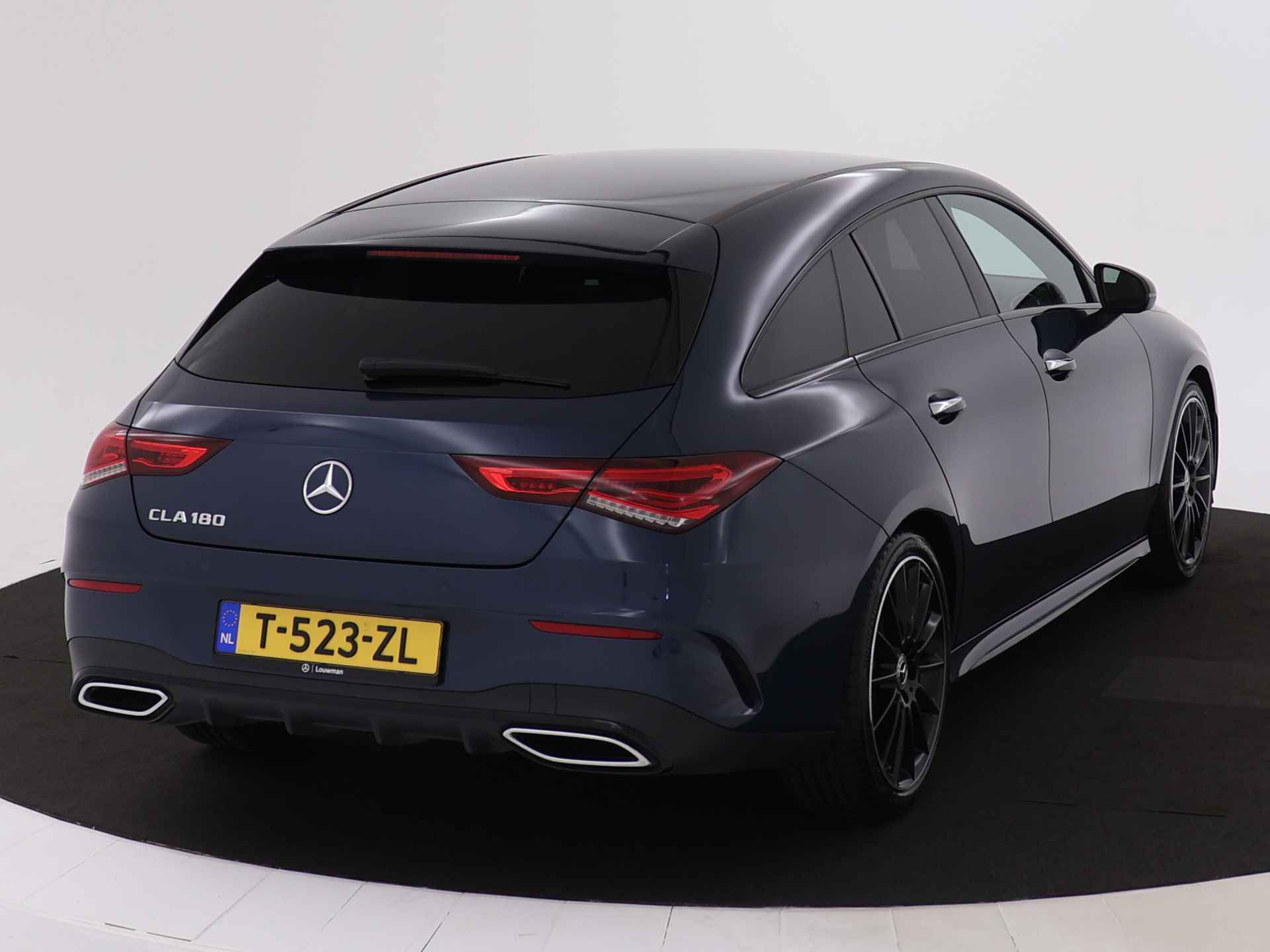 Mercedes-Benz CLA-Klasse Shooting Brake 180 AMG Nightpakket | Keyless Go | Dode hoek Ass | LED | Sfeerverlichting | Stoelverwarming | Parkeerpakket met Camera | Parkeerpakket met achteruitrijcamera | EASY PACK achterklep | - 18/44