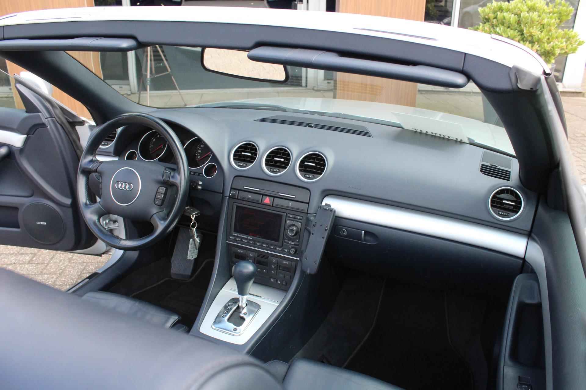 Audi A4 2.4 V6 Exclusive Automaat - 9/20