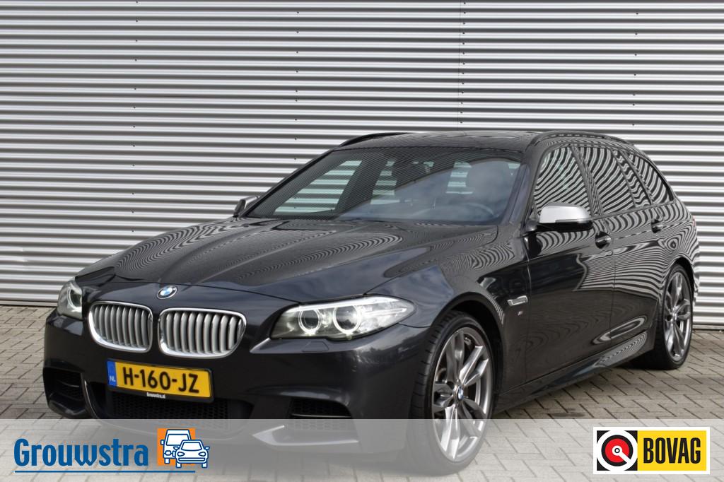 BMW 5-serie TOURING M550XD / P.DAK / LEDER / 20 LM. / P.CAMERA bij viaBOVAG.nl